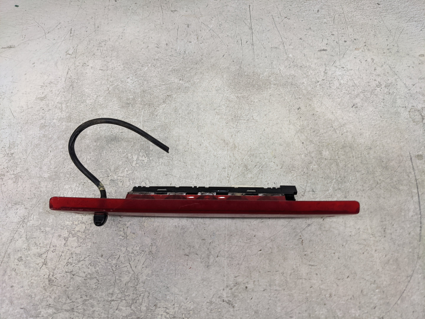 2002-2005 Ford Explorer Driver Left Side Deck Lid Mounted Tail Light - Oemusedautoparts1.com