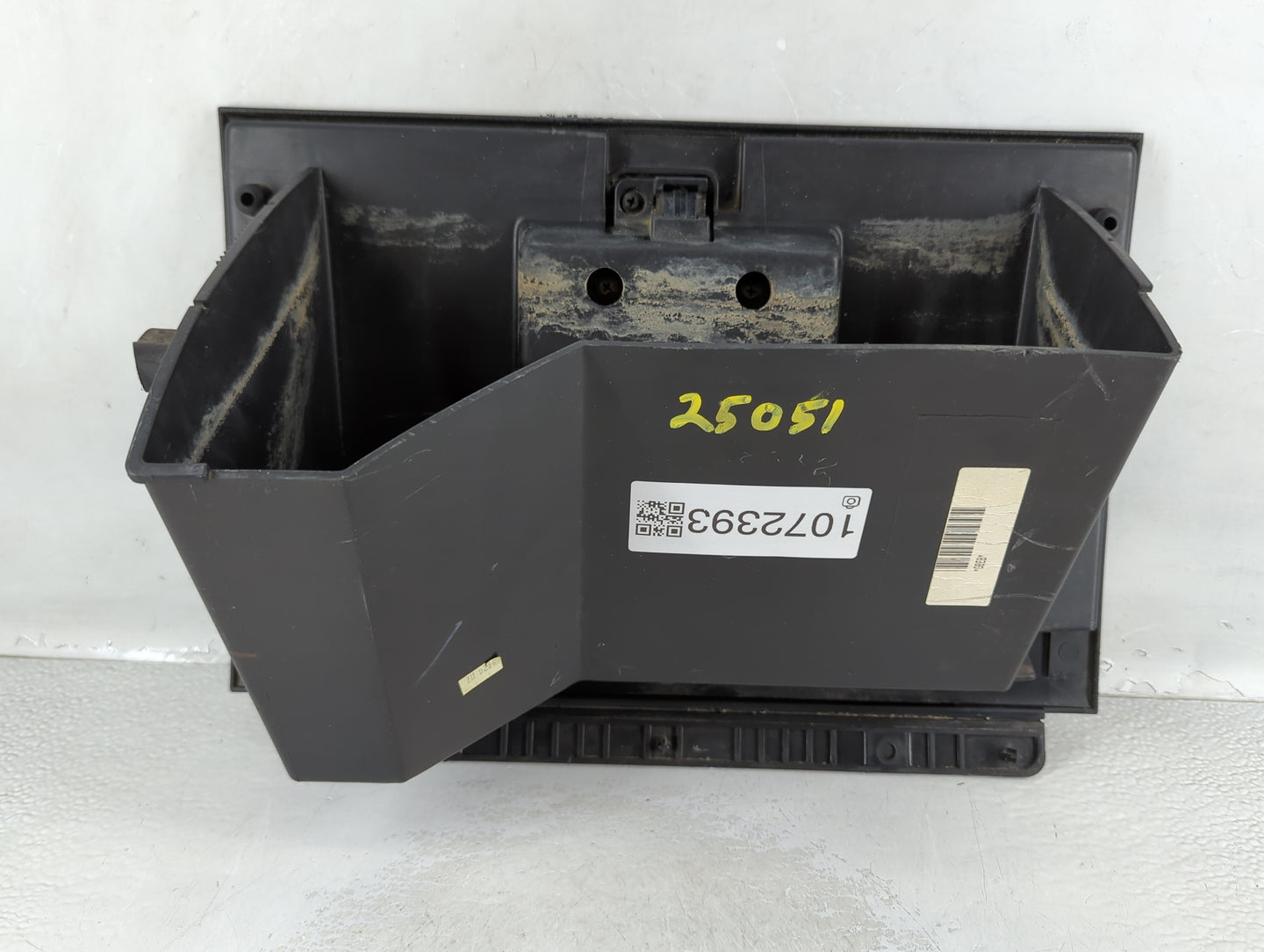 2004 Ford F-150 Passenger Glove Box Door Storage Compartment - Oemusedautoparts1.com