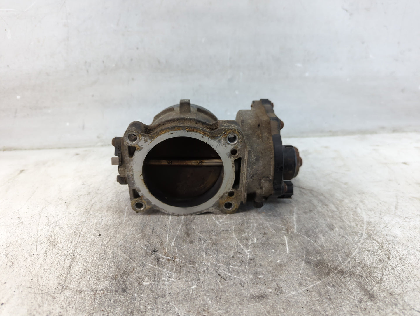 2004-2010 Ford F-150 Throttle Body P/N:3L3E-AD Fits Fits 2004 2005 2006 2007 2008 2009 2010 OEM Used Auto Parts - Oemusedaut