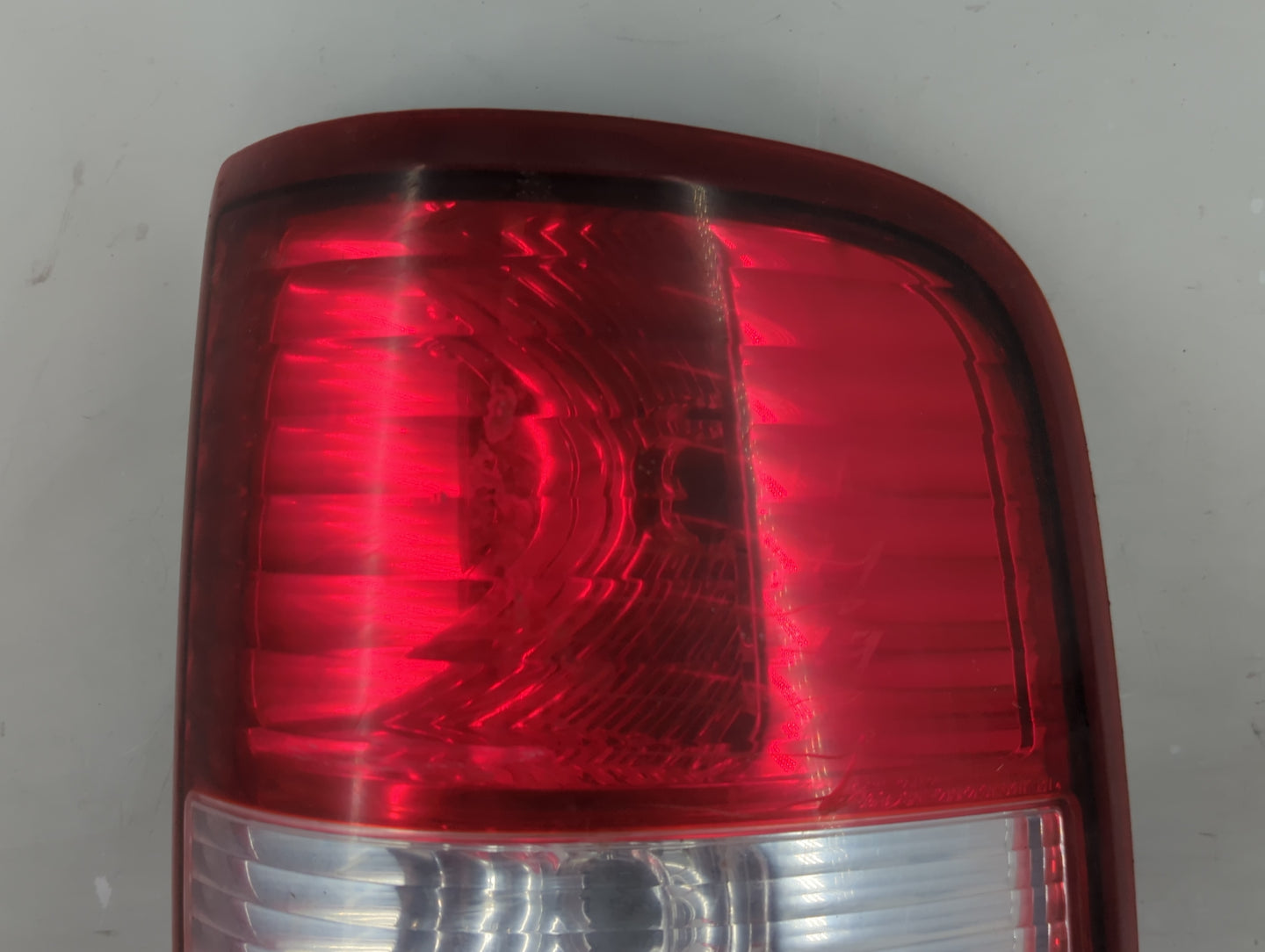 2004-2008 Ford F-150 Tail Light Assembly Passenger Right OEM P/N:4L34-13B504-A Fits Fits 2004 2005 2006 2007 2008 OEM Used A