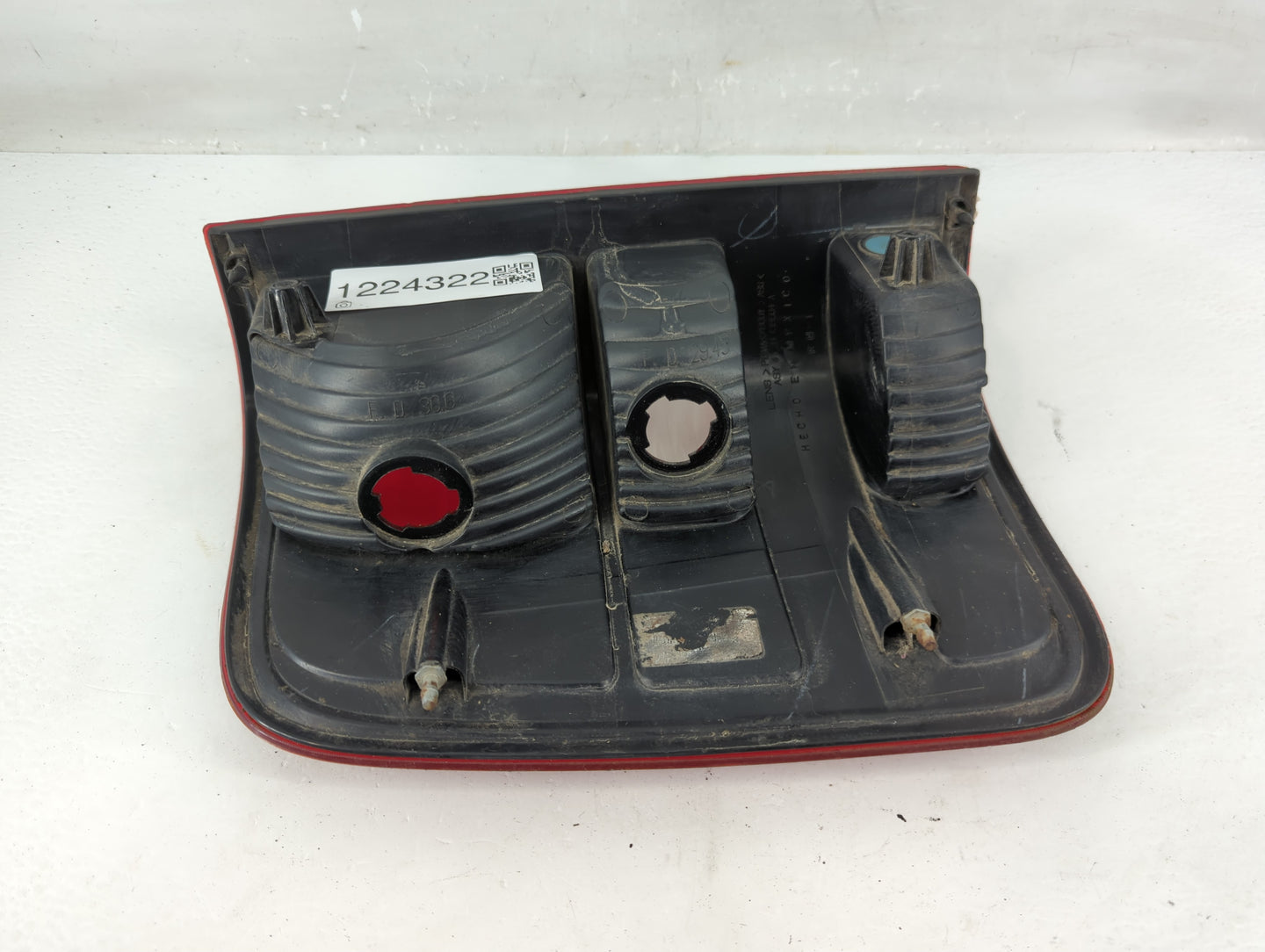 2004-2008 Ford F-150 Tail Light Assembly Passenger Right OEM P/N:4L34-13B504-A Fits Fits 2004 2005 2006 2007 2008 OEM Used A