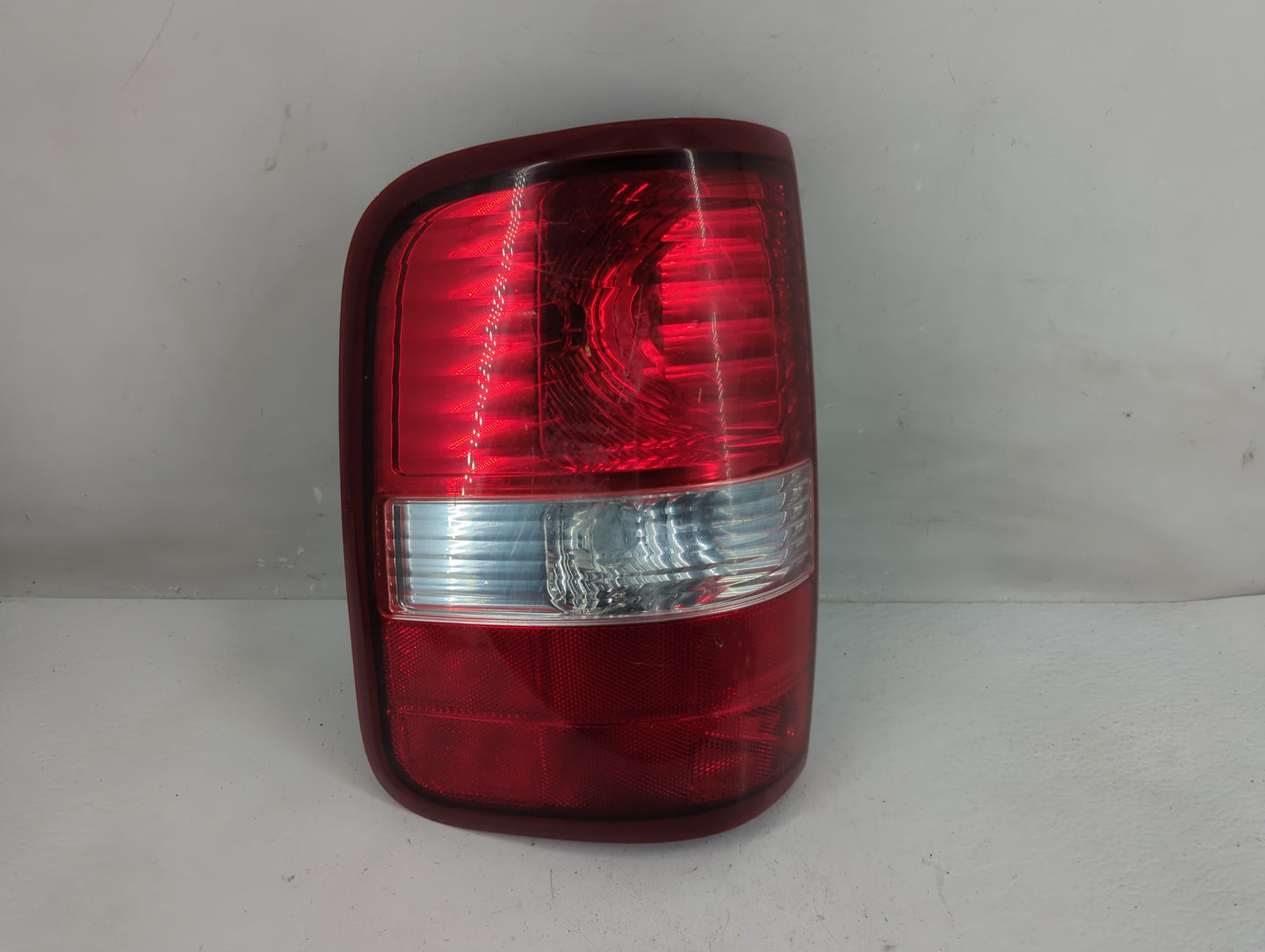 2004-2008 Ford F-150 Tail Light Assembly Driver Left OEM Fits Fits 2004 2005 2006 2007 2008 OEM Used Auto Parts - Oemusedaut