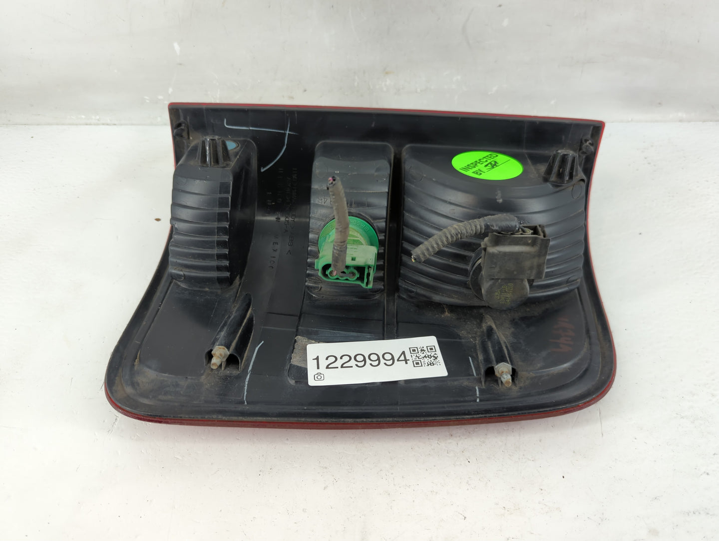 1997-2004 Ford F-150 Tail Light Assembly Driver Left OEM Fits Fits 1997 1998 1999 2000 2001 2002 2003 2004 2005 2006 2007 OE