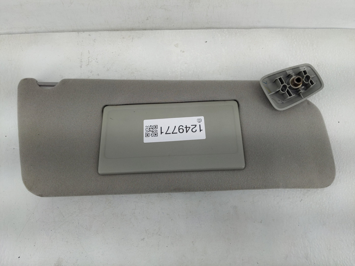 2004-2008 Ford F-150 Sun Visor Shade Replacement Passenger Right Mirror Fits Fits 2004 2005 2006 2007 2008 OEM Used Auto Par