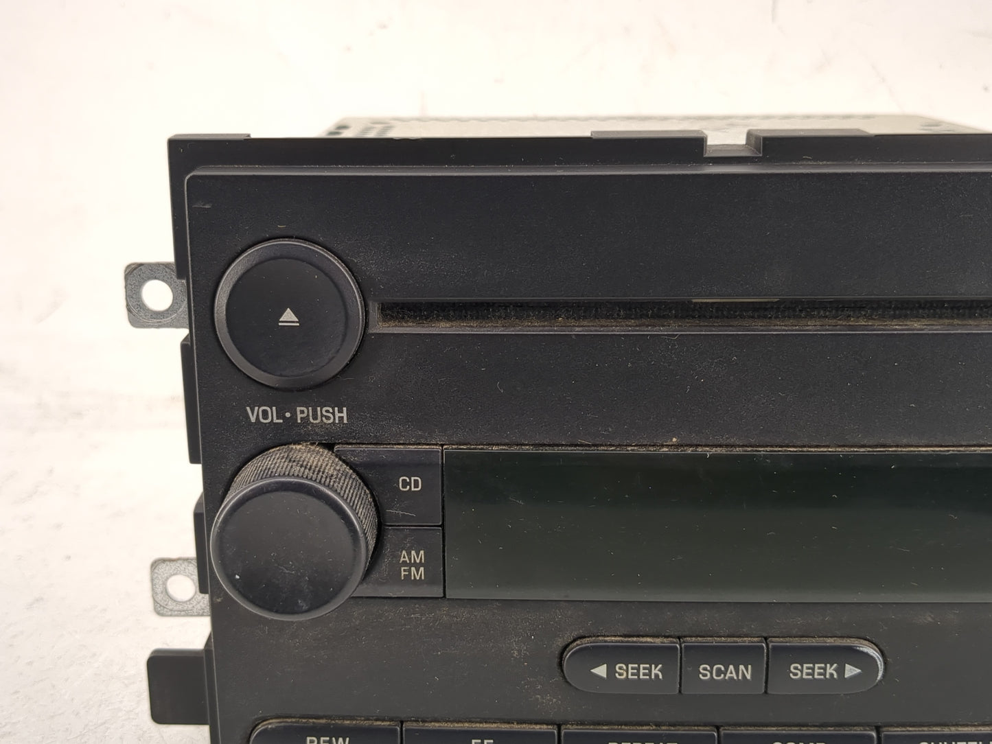 2004 Ford F-150 Radio AM FM Cd Player Receiver Replacement P/N:4L3T-18C869-GC Fits OEM Used Auto Parts - Oemusedautoparts1.c