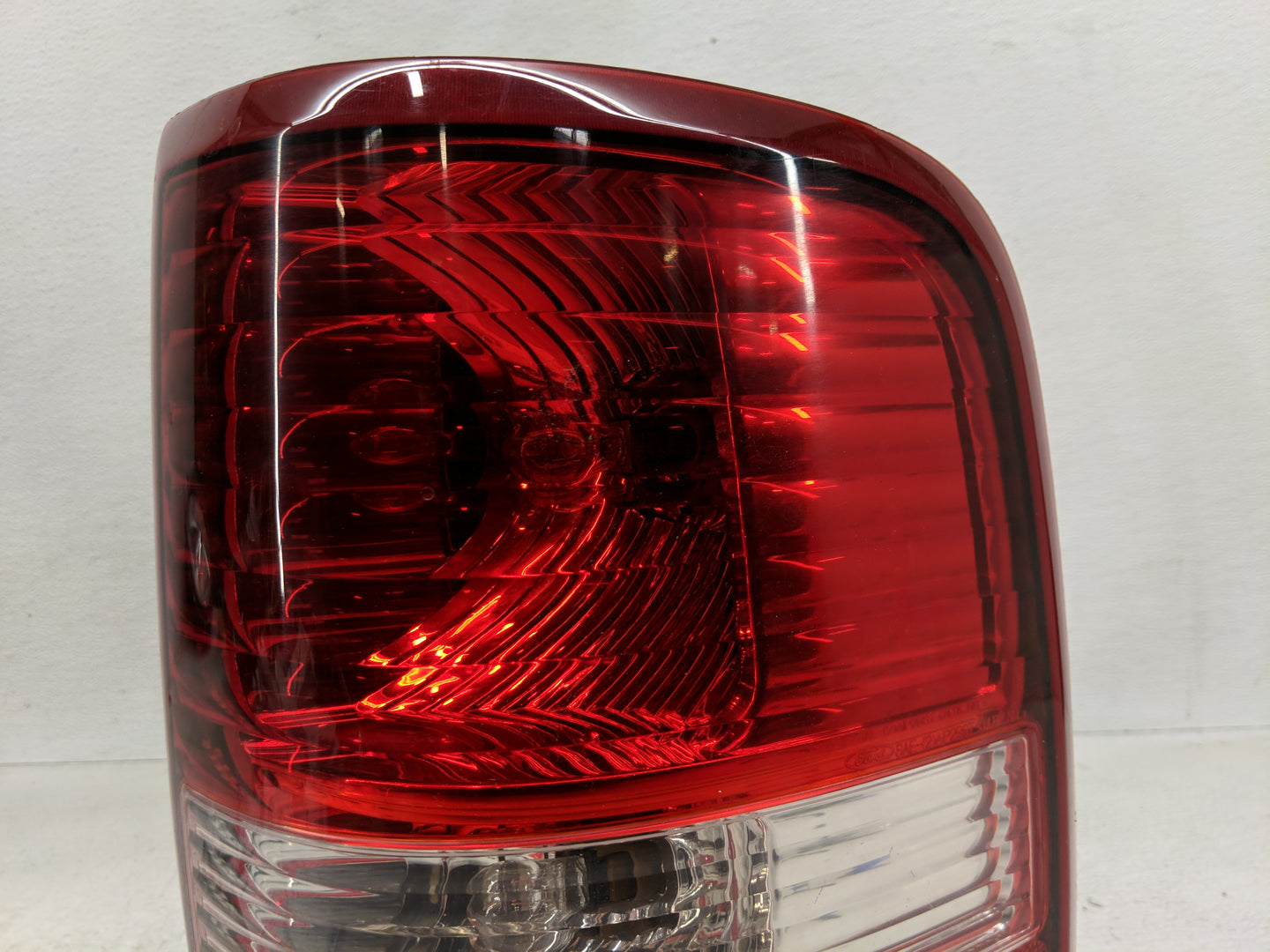 2004-2008 Ford F-150 Tail Light Assembly Passenger Right OEM P/N:6L34-13B504-B 6L34-13B504-A Fits Fits 2004 2005 2006 2007 2