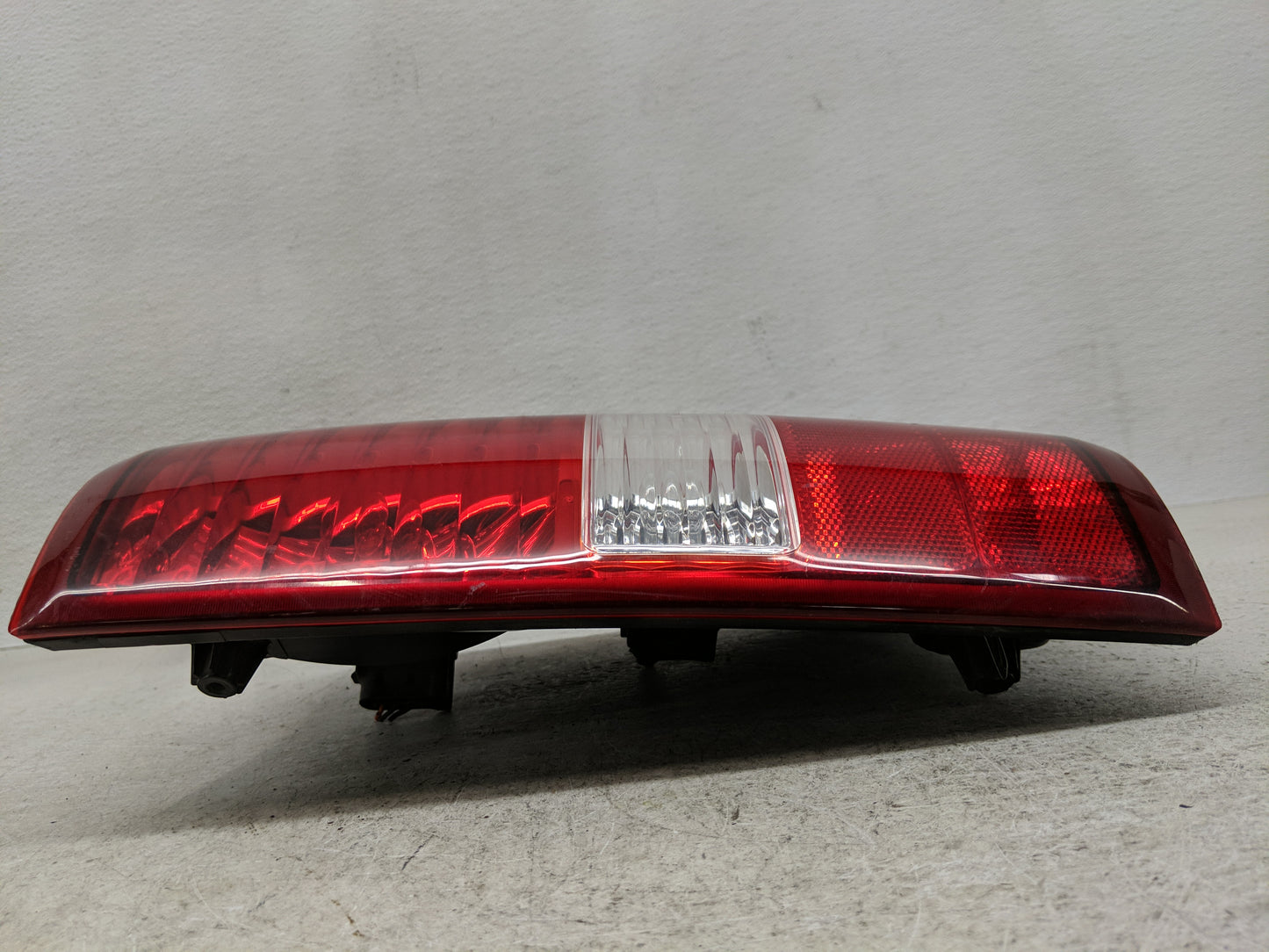 2004-2008 Ford F-150 Tail Light Assembly Passenger Right OEM P/N:6L34-13B504-B 6L34-13B504-A Fits Fits 2004 2005 2006 2007 2
