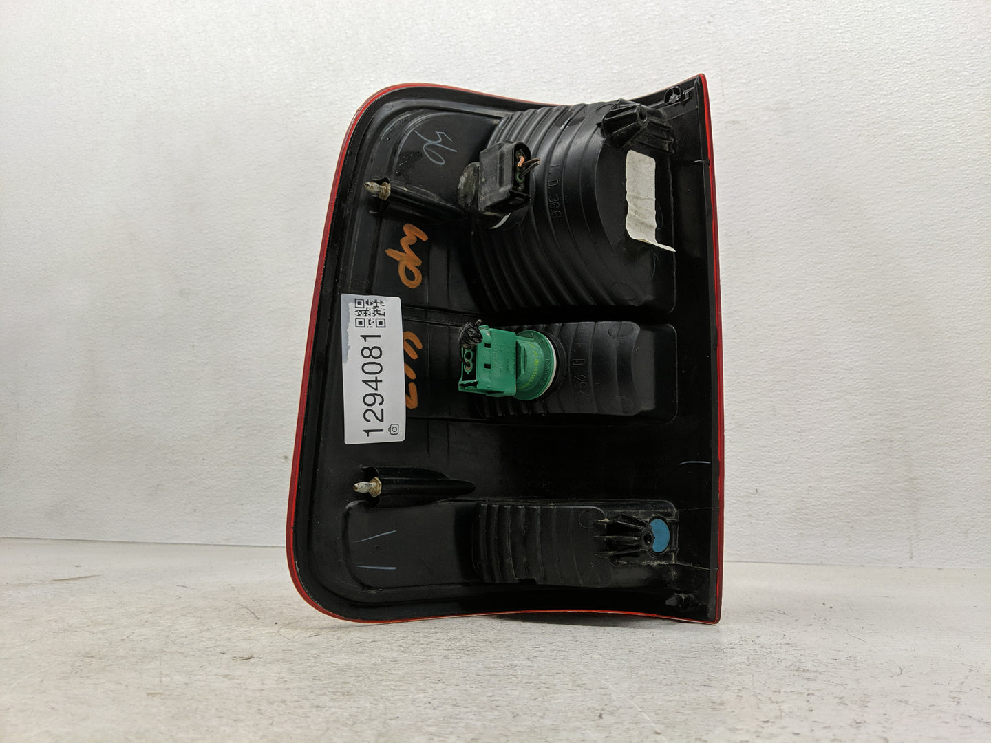 2004-2008 Ford F-150 Tail Light Assembly Passenger Right OEM Fits Fits 2004 2005 2006 2007 2008 OEM Used Auto Parts - Oemuse