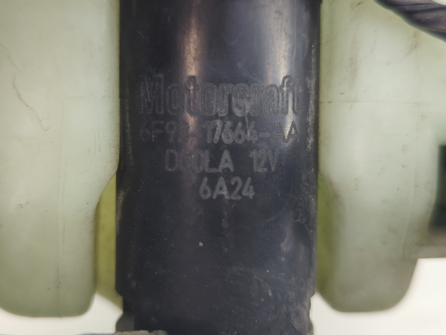 1998-2006 Ford F-150 Windshield Washer Fluid Reservoir Bottle Oem - Oemusedautoparts1.com