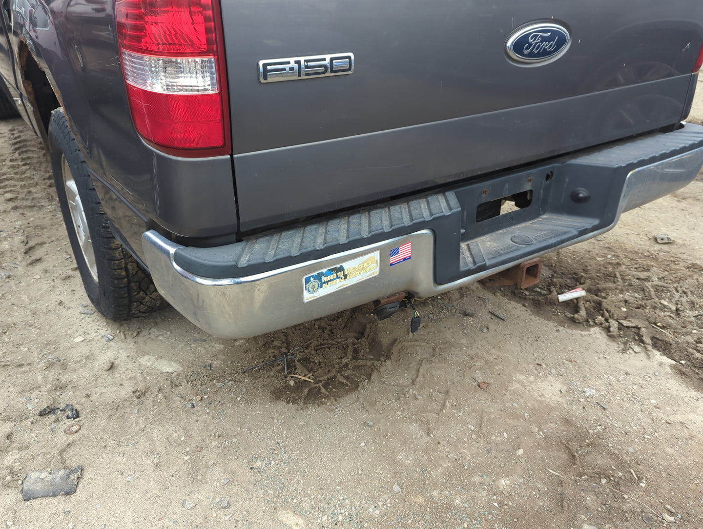 2004-2005 Ford F-150 Rear Bumper Assembly Oem - Oemusedautoparts1.com