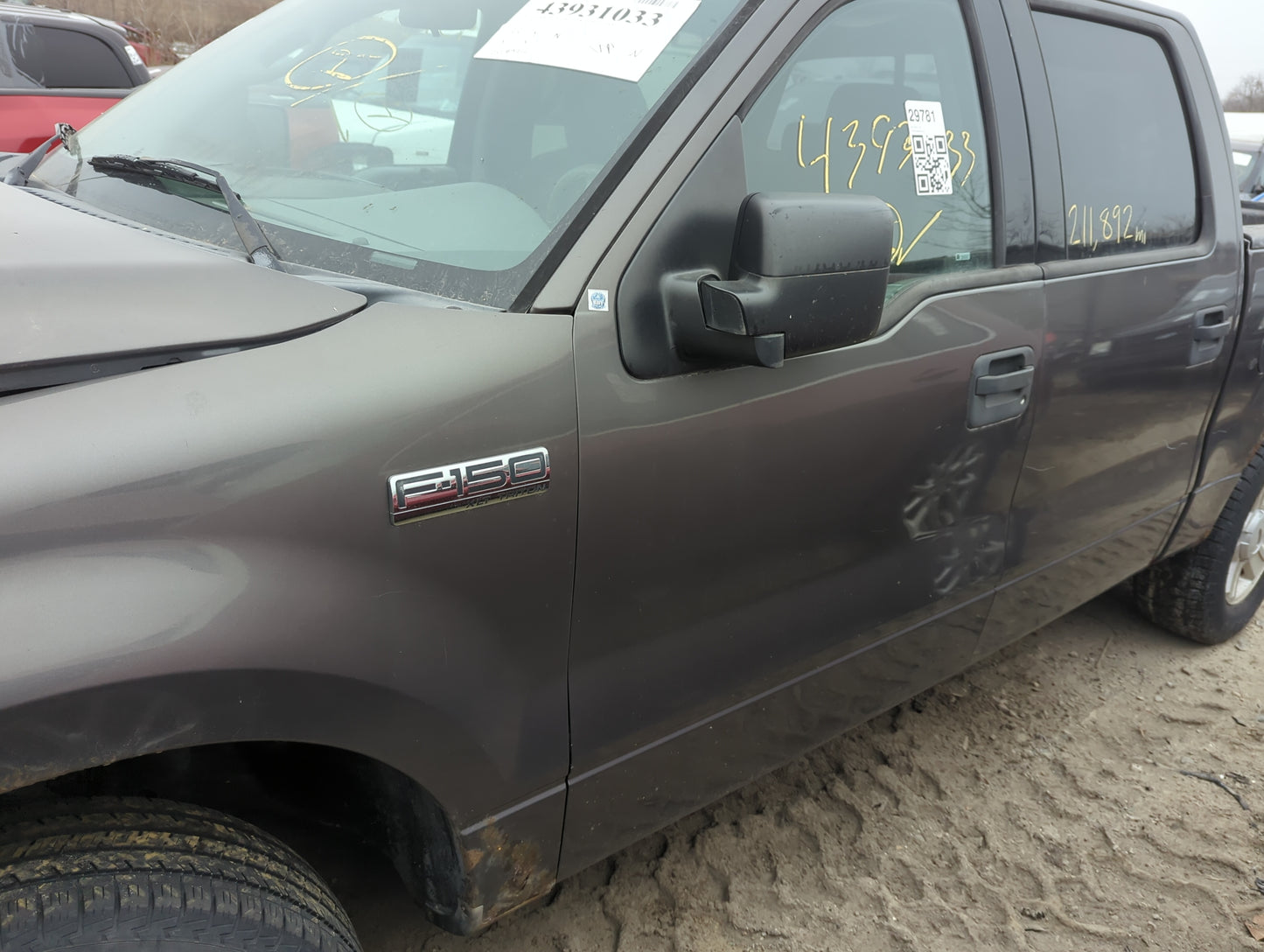 2004-2008 Ford F-150 Driver Front Door Oem 1385923 - Oemusedautoparts1.com