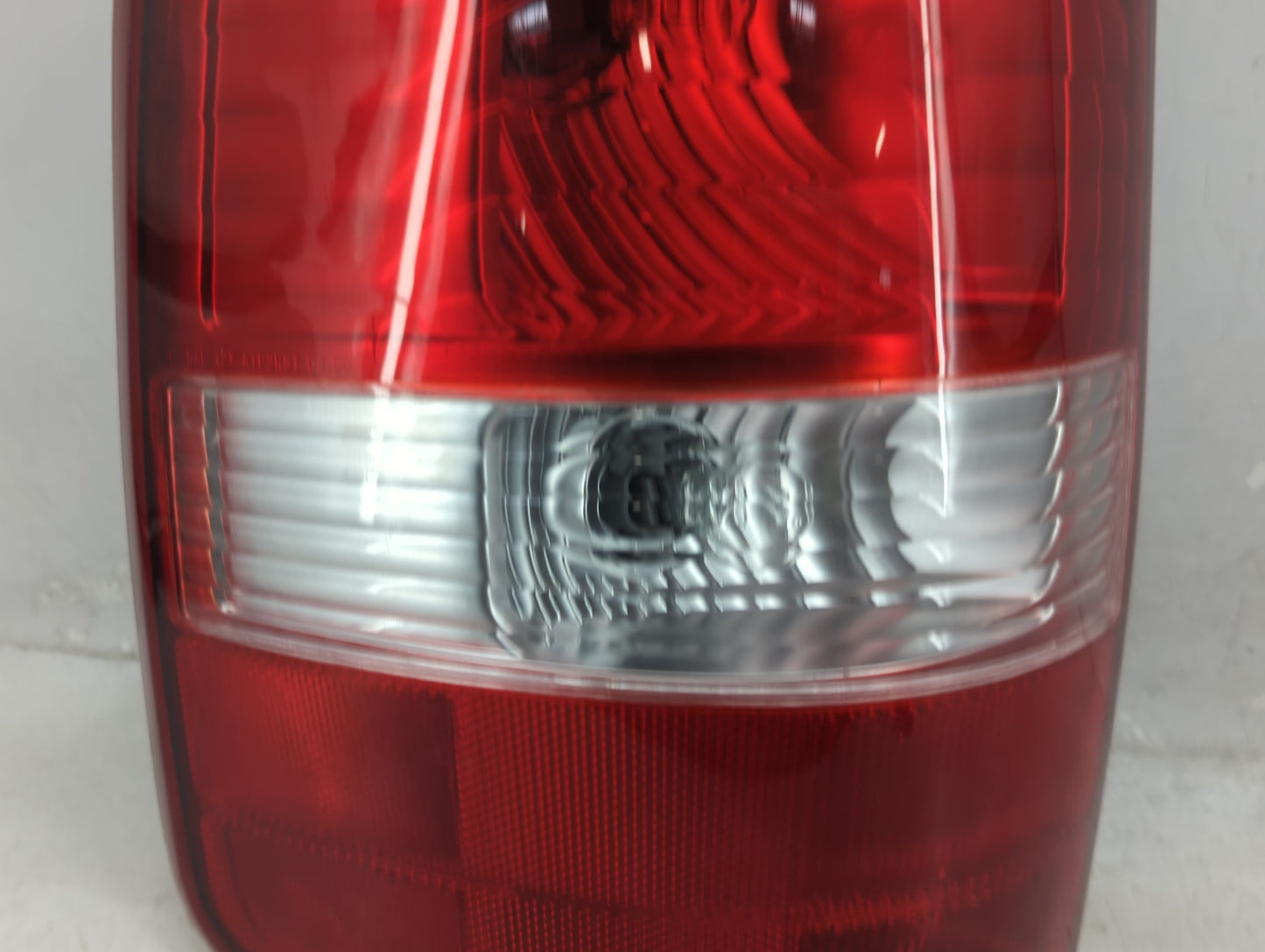 2004-2009 Ford F-150 Tail Light Assembly Driver Left OEM P/N:FR391-U000L Fits Fits 2004 2005 2006 2007 2008 2009 OEM Used Au