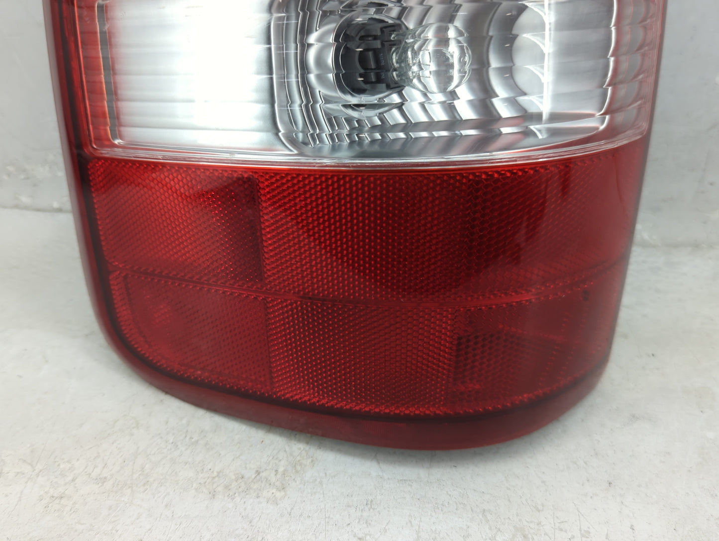 2004-2009 Ford F-150 Tail Light Assembly Driver Left OEM P/N:FR391-U000L Fits Fits 2004 2005 2006 2007 2008 2009 OEM Used Au