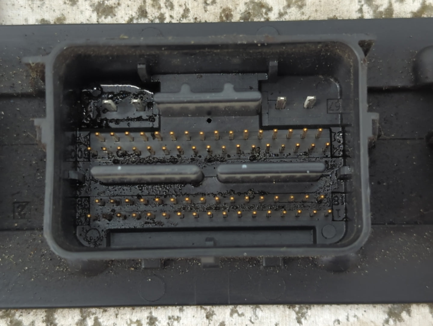 2004 Ford F-150 PCM Engine Control Computer ECU ECM PCU OEM P/N:4L3A-12A650-PL Fits OEM Used Auto Parts - Oemusedautoparts1.