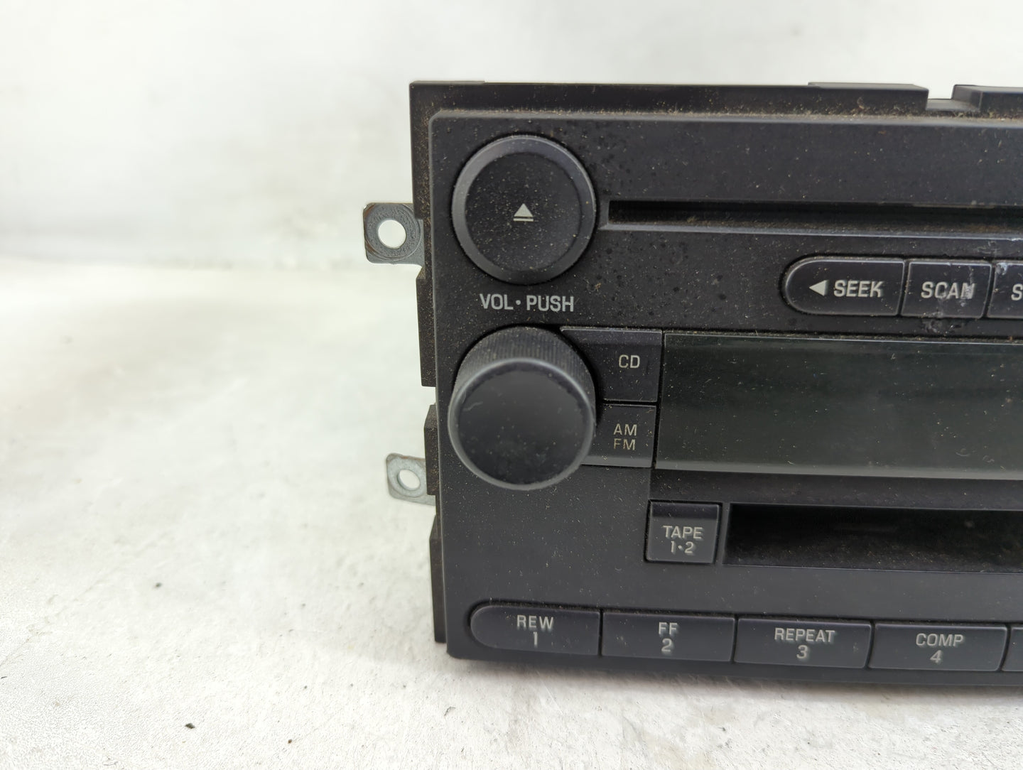 2004 Ford F-150 Radio AM FM Cd Player Receiver Replacement P/N:4L3T-18C868-FC YPND015589 Fits OEM Used Auto Parts - Oemuseda