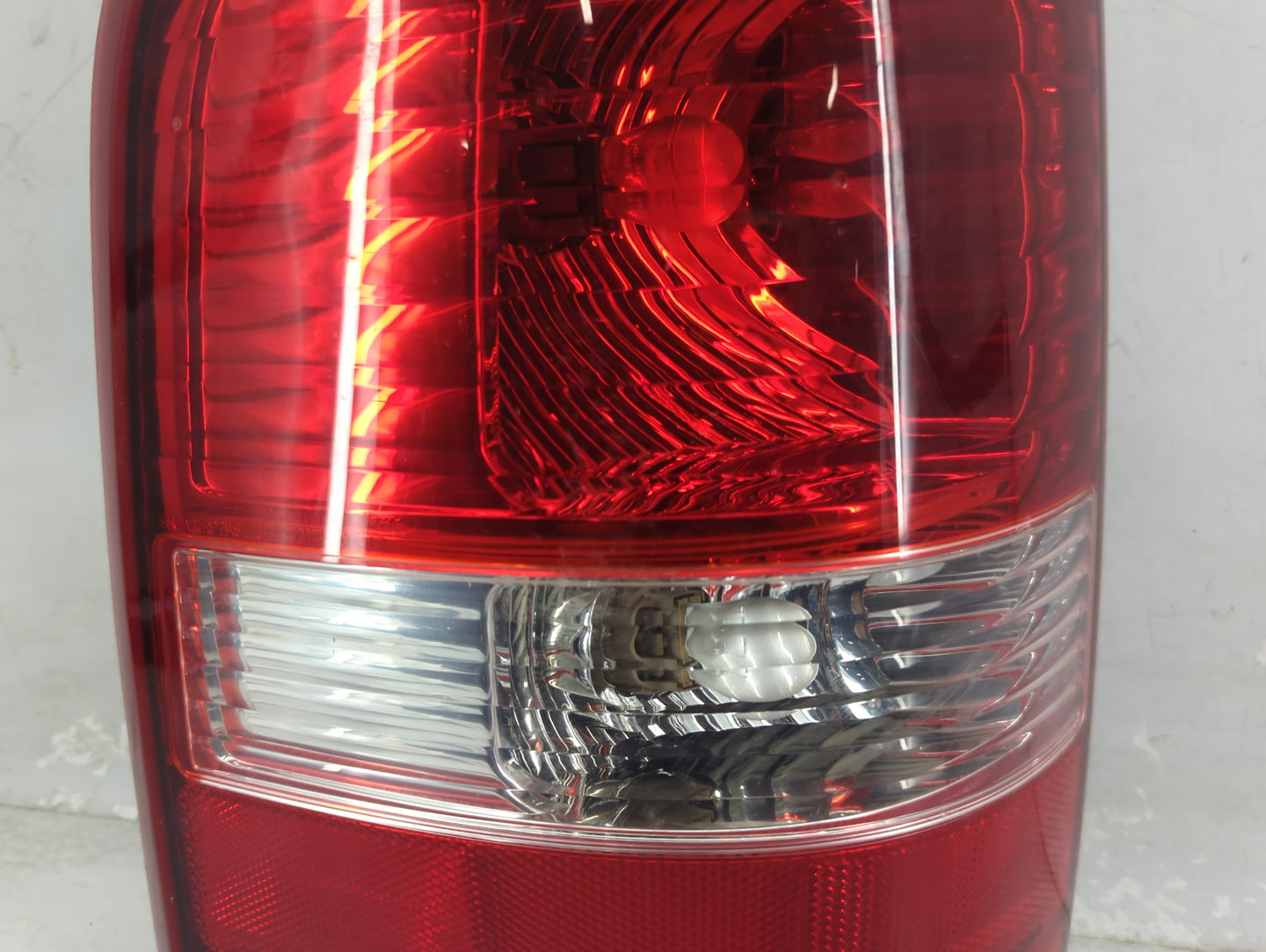 2004-2008 Ford F-150 Tail Light Assembly Driver Left OEM P/N:4L34-13B505-A Fits Fits 2004 2005 2006 2007 2008 OEM Used Auto 