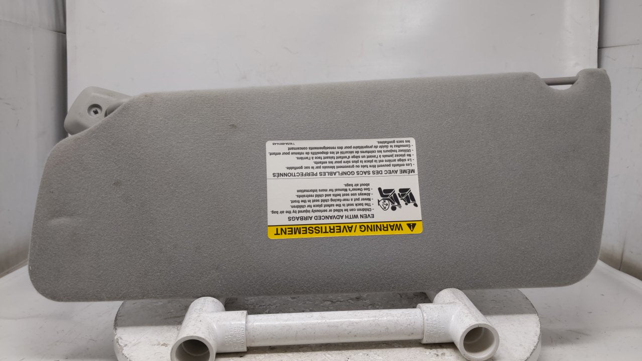 2004 Ford F-150 Sun Visor Shade Replacement Passenger Right Mirror Fits OEM Used Auto Parts - Oemusedautoparts1.com