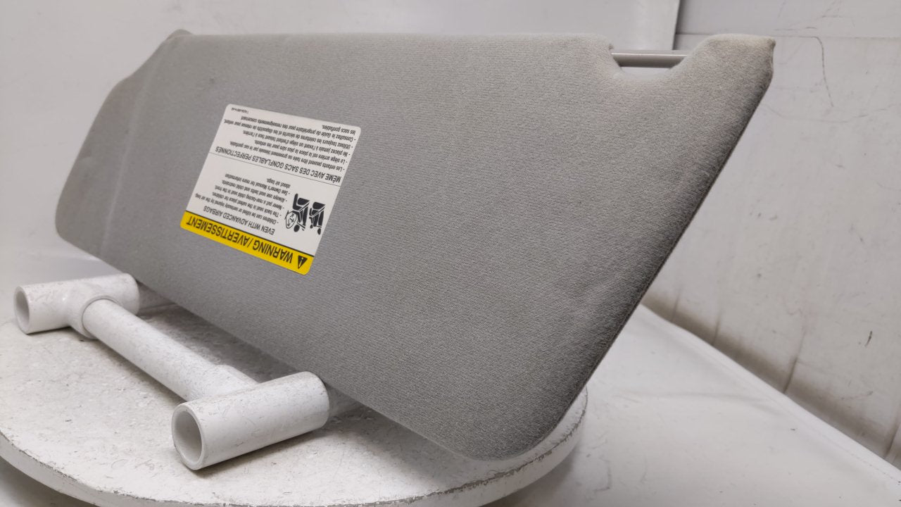 2004 Ford F-150 Sun Visor Shade Replacement Passenger Right Mirror Fits OEM Used Auto Parts - Oemusedautoparts1.com