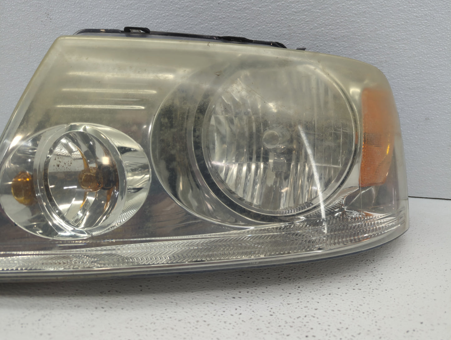 2004 Ford F-150 Driver Left Oem Head Light Headlight Lamp - Oemusedautoparts1.com