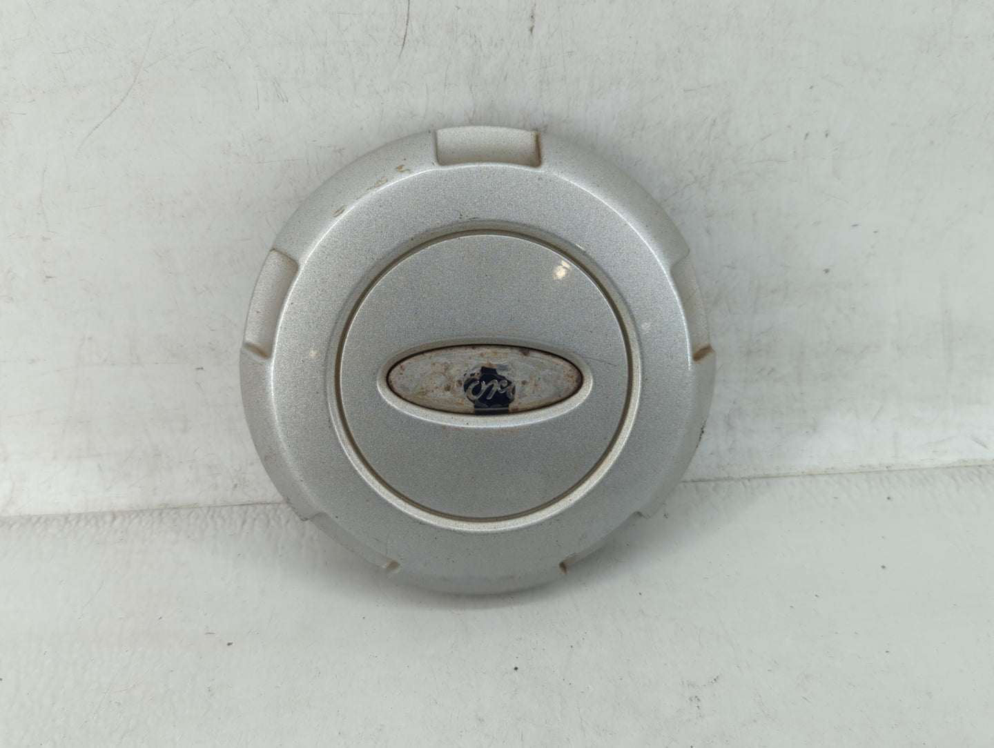 2004 Ford F-150 Rim Wheel Center Cap Silver - Oemusedautoparts1.com