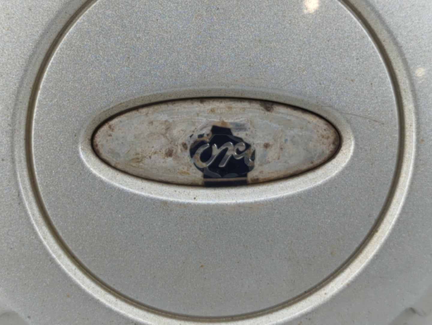 2004 Ford F-150 Rim Wheel Center Cap Silver - Oemusedautoparts1.com