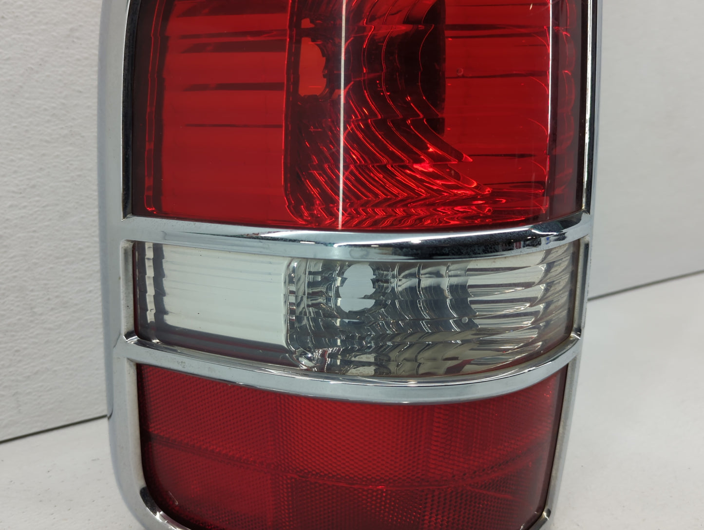 2004-2008 Ford F-150 Tail Light Assembly Driver Left OEM P/N:4L34-13B505-A 6L34-13B505-B Fits Fits 2004 2005 2006 2007 2008 