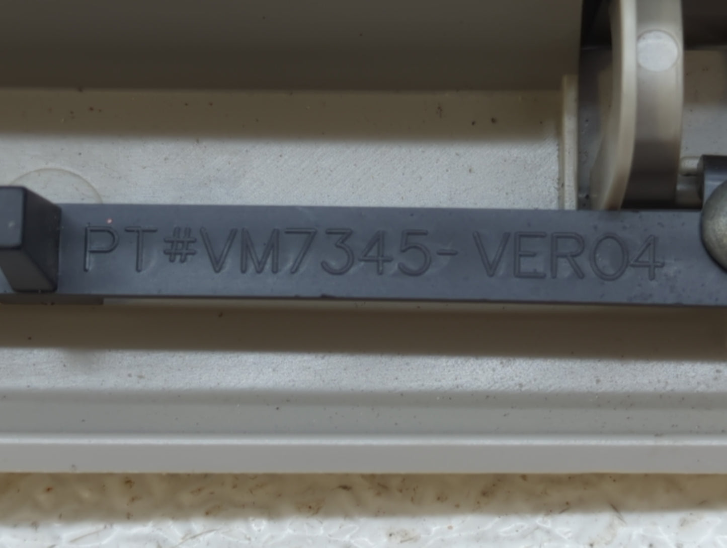 2004 Ford F-150 Center Floor Console P/N:VM2431 828836 VM4676 828841 Fits OEM Used Auto Parts - Oemusedautoparts1.com