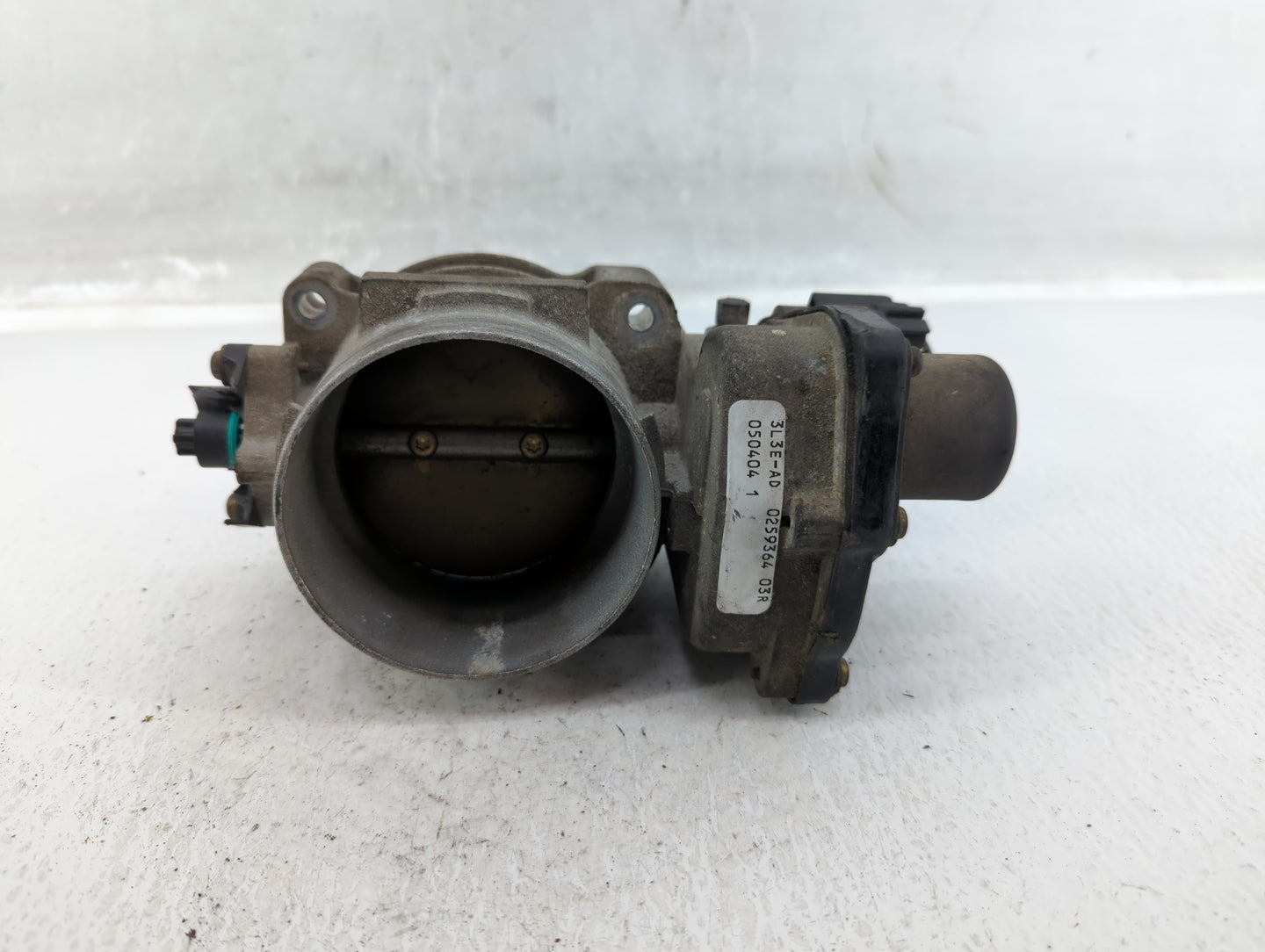 2004-2010 Ford F-150 Throttle Body P/N:3L3E-AD Fits Fits 2004 2005 2006 2007 2008 2009 2010 OEM Used Auto Parts - Oemusedaut