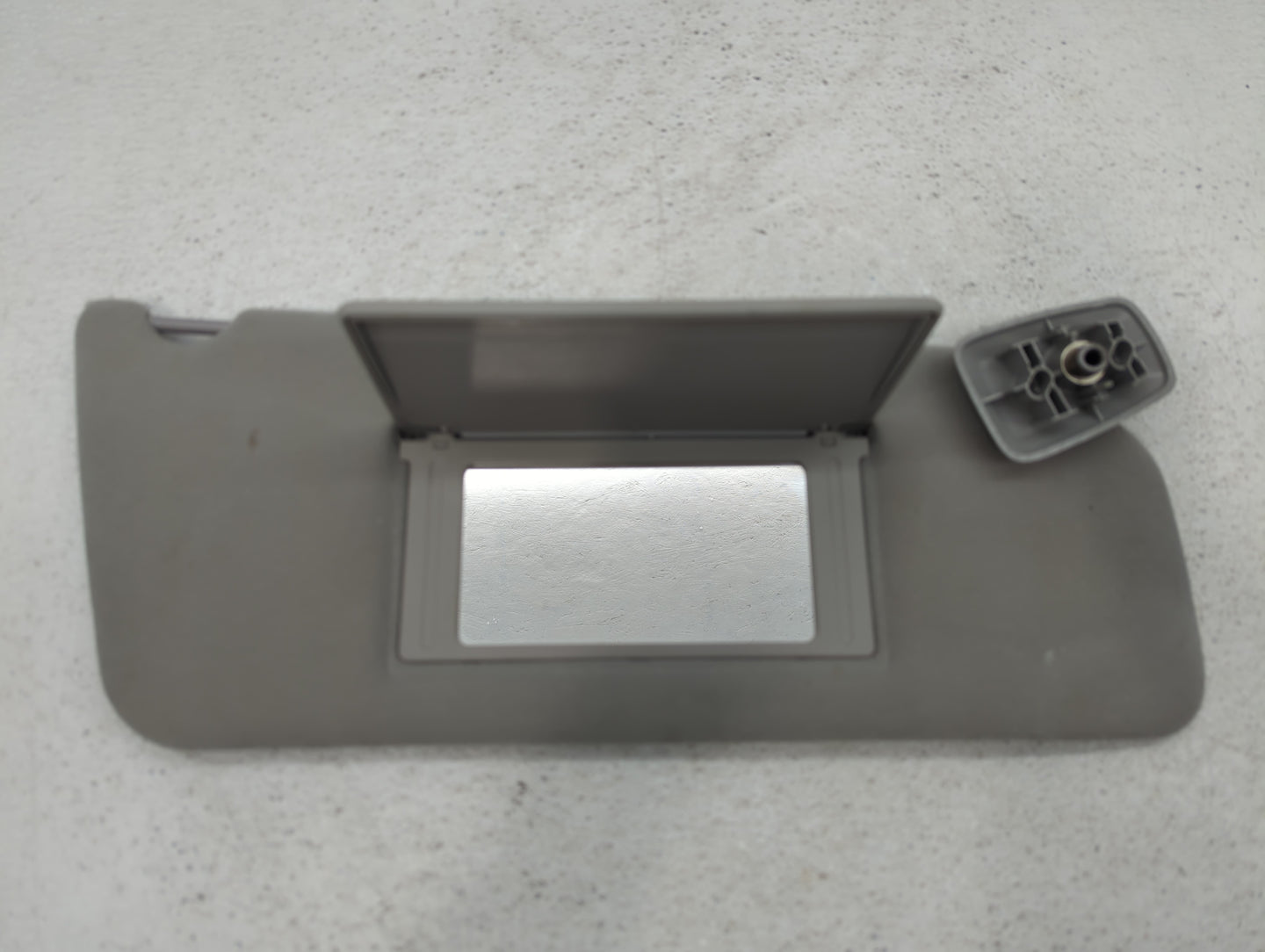 2004-2008 Ford F-150 Sun Visor Shade Replacement Passenger Right Mirror Fits Fits 2004 2005 2006 2007 2008 OEM Used Auto Par