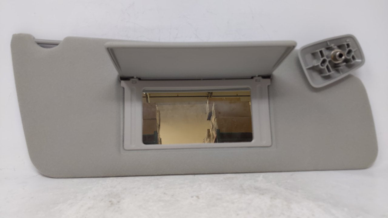 2004 Ford F-150 Sun Visor Shade Replacement Passenger Right Mirror Fits OEM Used Auto Parts - Oemusedautoparts1.com