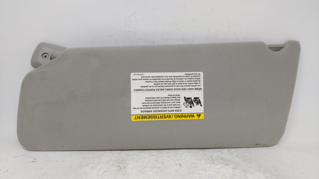 2004 Ford F-150 Sun Visor Shade Replacement Passenger Right Mirror Fits OEM Used Auto Parts - Oemusedautoparts1.com