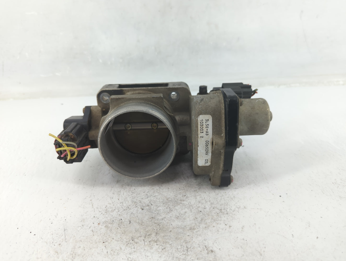2000-2004 Ford F-150 Throttle Body P/N:103003 2 0065099, 3L5E-AD Fits Fits 2000 2001 2002 2003 2004 OEM Used Auto Parts - Oe