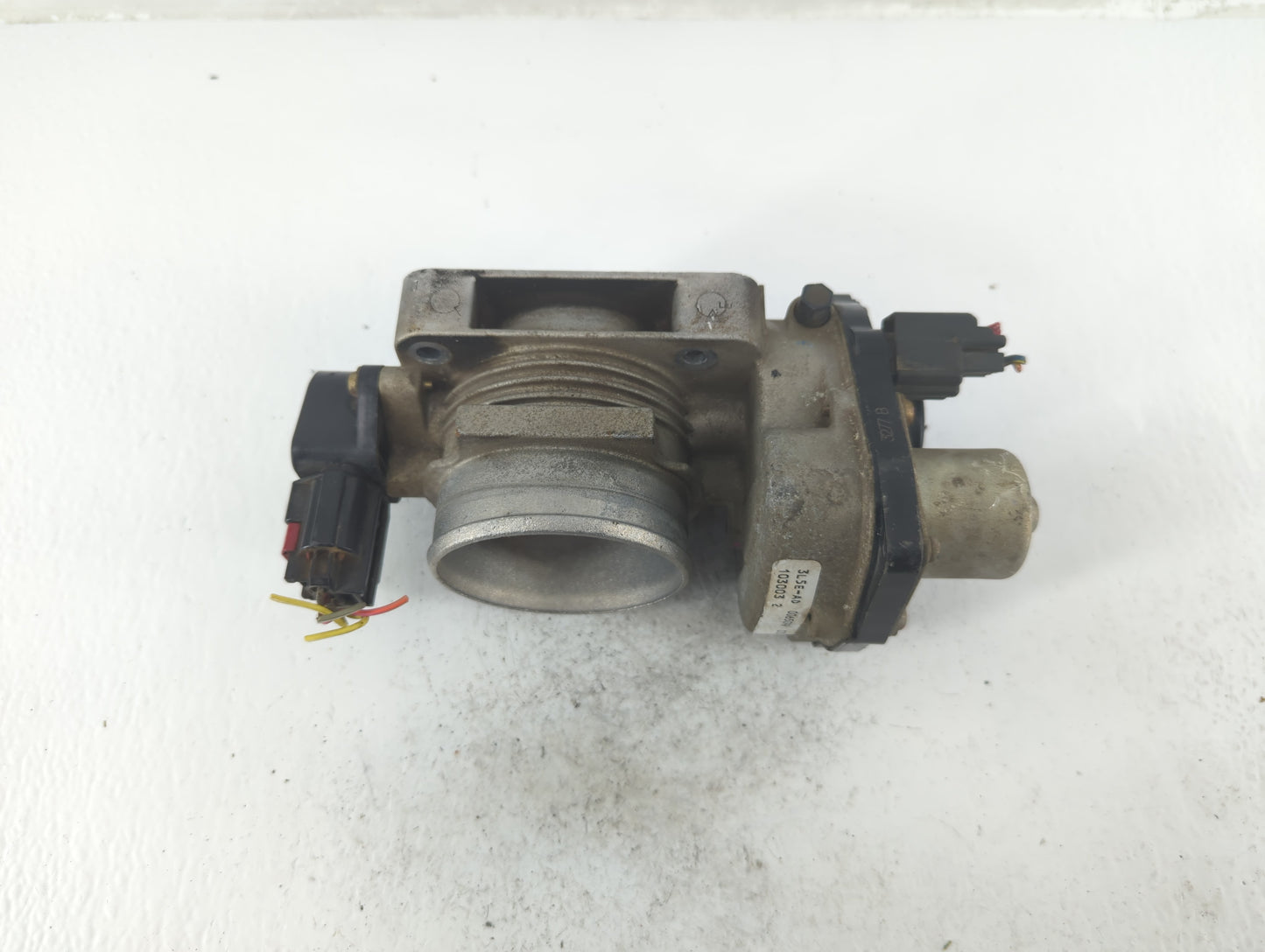 2000-2004 Ford F-150 Throttle Body P/N:103003 2 0065099, 3L5E-AD Fits Fits 2000 2001 2002 2003 2004 OEM Used Auto Parts - Oe