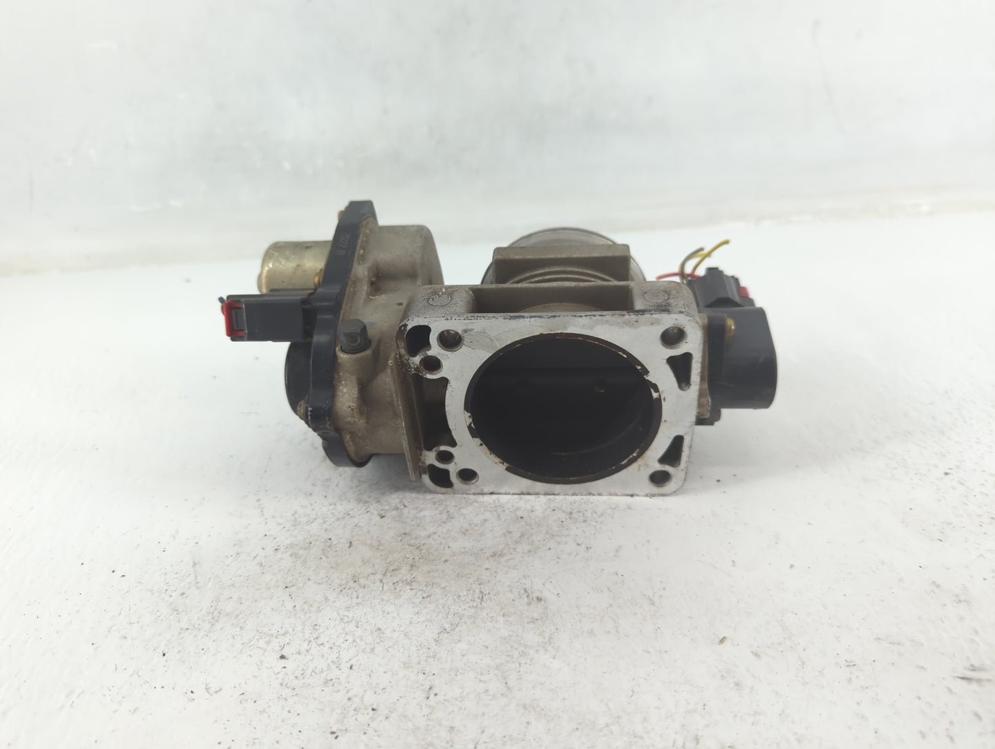 2000-2004 Ford F-150 Throttle Body P/N:103003 2 0065099, 3L5E-AD Fits Fits 2000 2001 2002 2003 2004 OEM Used Auto Parts - Oe