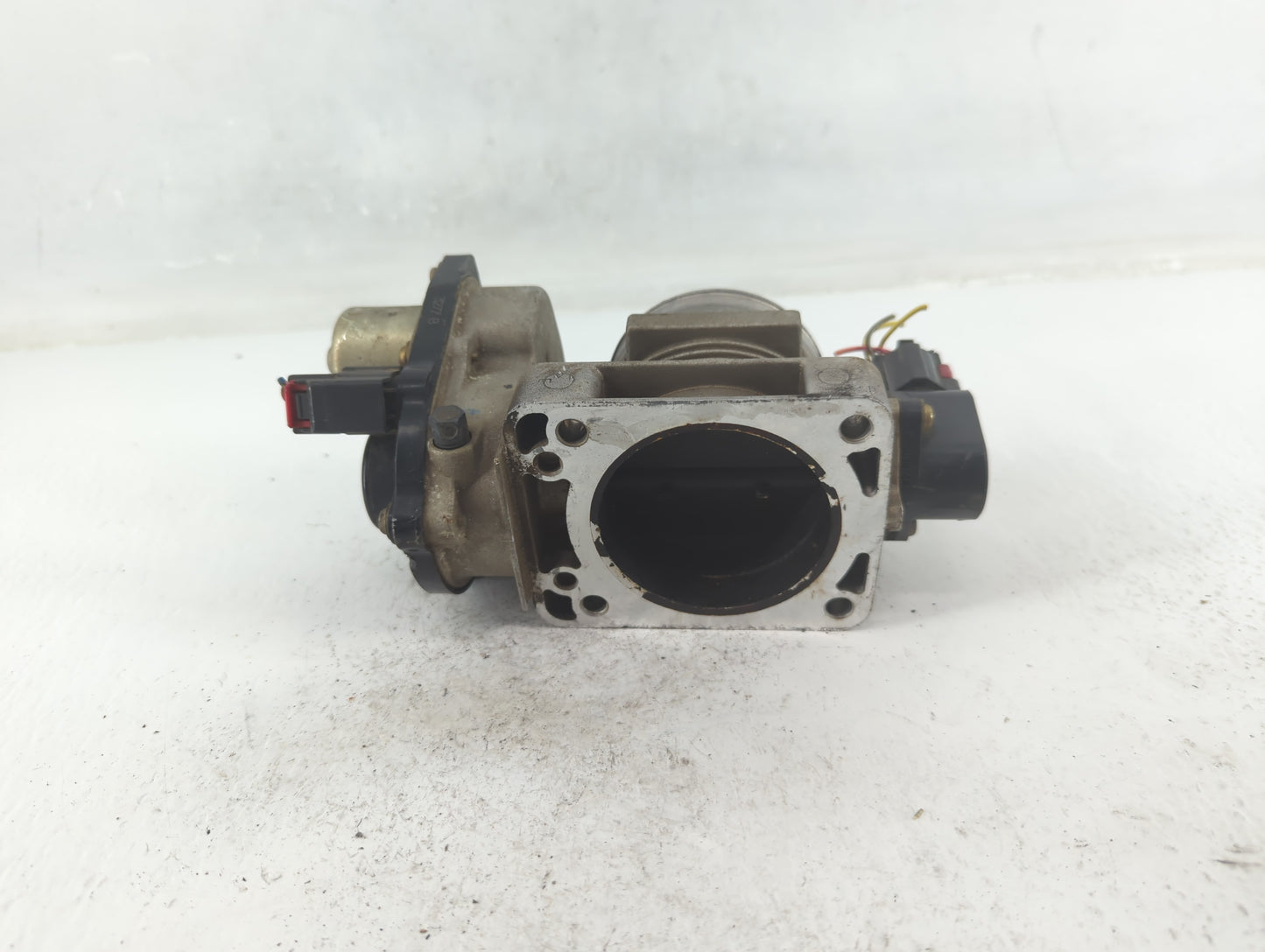 2000-2004 Ford F-150 Throttle Body P/N:103003 2 0065099, 3L5E-AD Fits Fits 2000 2001 2002 2003 2004 OEM Used Auto Parts - Oe