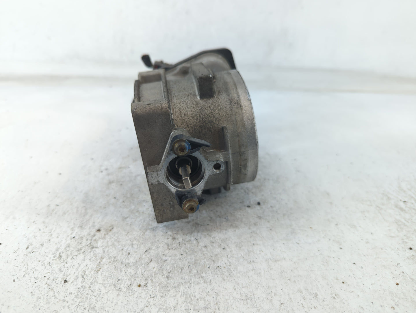 2004-2010 Ford F-150 Throttle Body Fits Fits 2004 2005 2006 2007 2008 2009 2010 OEM Used Auto Parts - Oemusedautoparts1.com