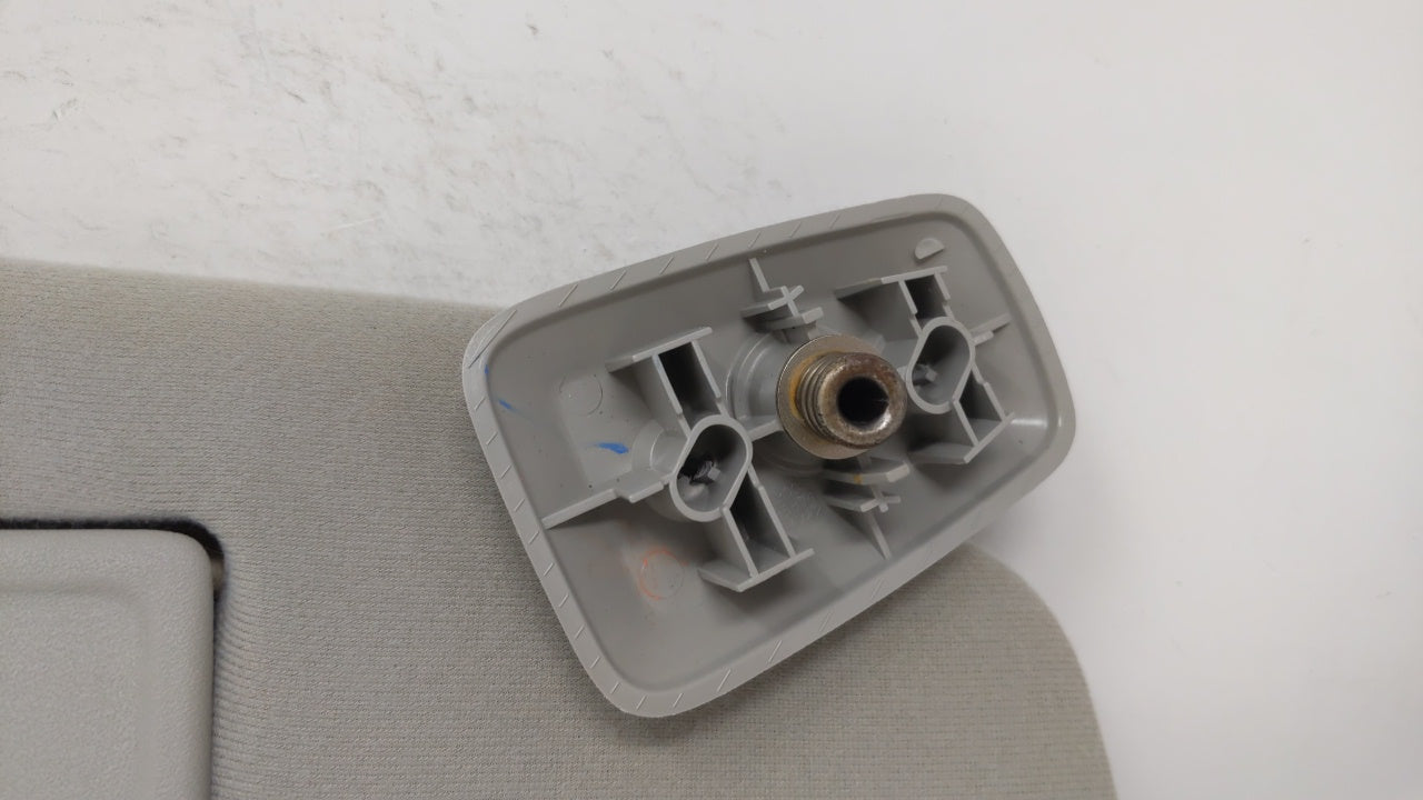 2004 Ford F-150 Sun Visor Shade Replacement Passenger Right Mirror Fits OEM Used Auto Parts - Oemusedautoparts1.com