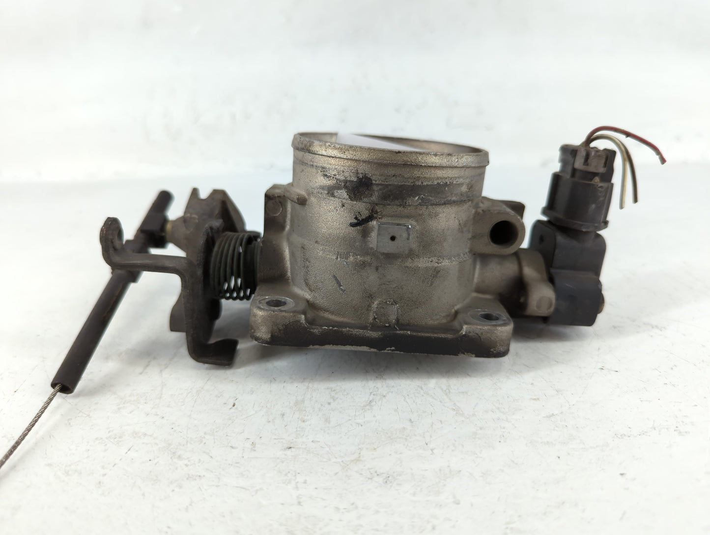 2004-2010 Ford F-150 Throttle Body P/N:030201 3 YL3U-AB Fits Fits 2004 2005 2006 2007 2008 2009 2010 OEM Used Auto Parts - O