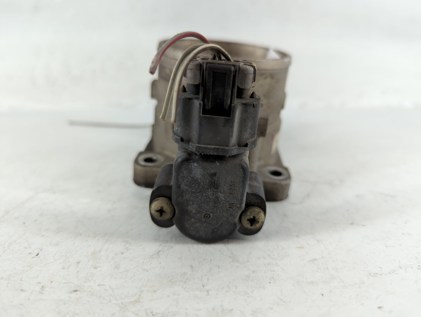 2004-2010 Ford F-150 Throttle Body P/N:030201 3 YL3U-AB Fits Fits 2004 2005 2006 2007 2008 2009 2010 OEM Used Auto Parts - O