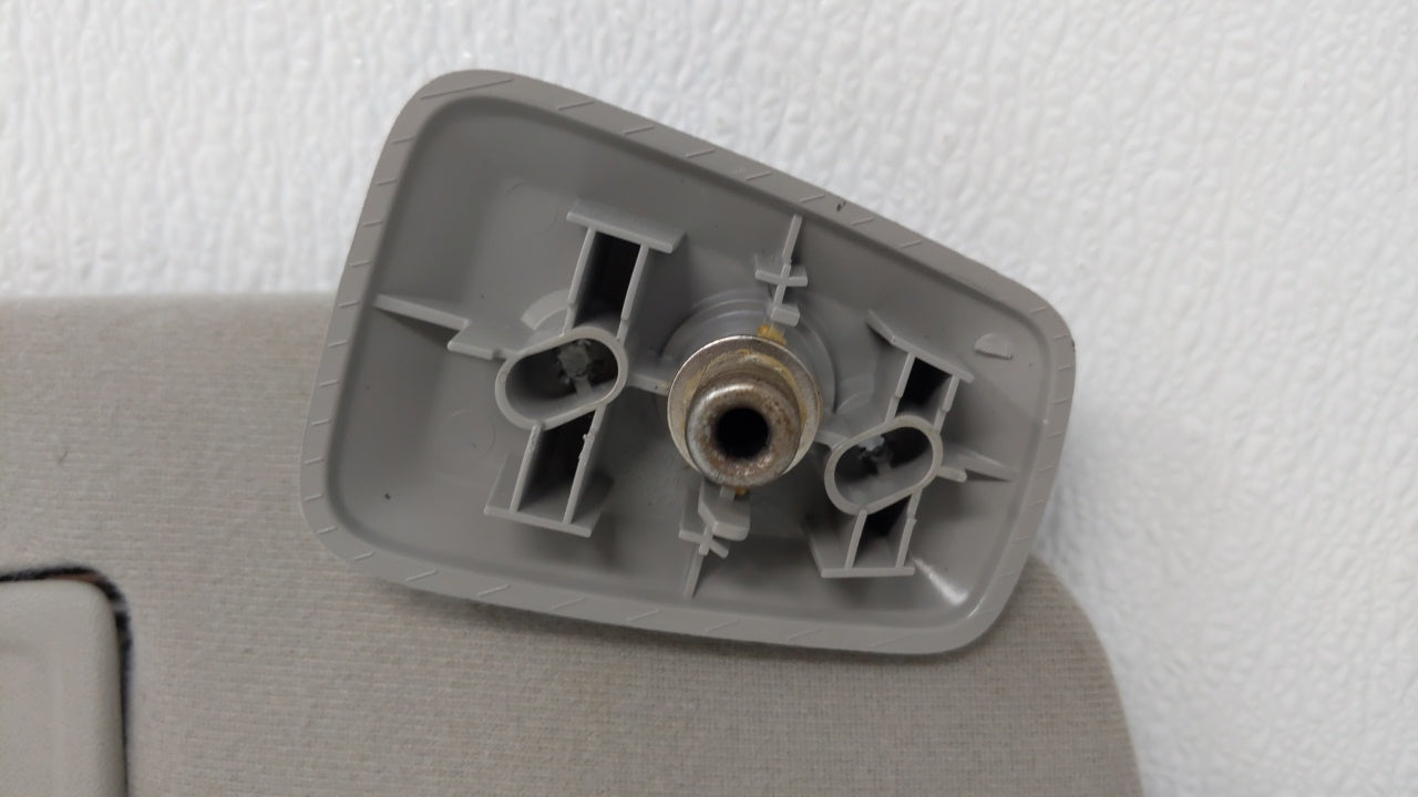 2004 Ford F-150 Sun Visor Shade Replacement Passenger Right Mirror Fits OEM Used Auto Parts - Oemusedautoparts1.com