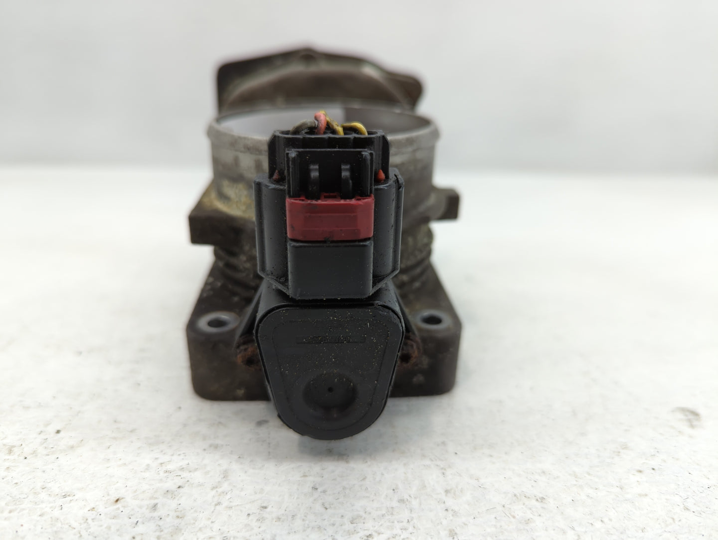 2004-2006 Ford F-150 Throttle Body Fits Fits 2004 2005 2006 2007 2008 2009 2010 2011 2012 2013 2014 2015 2016 OEM Used Auto 