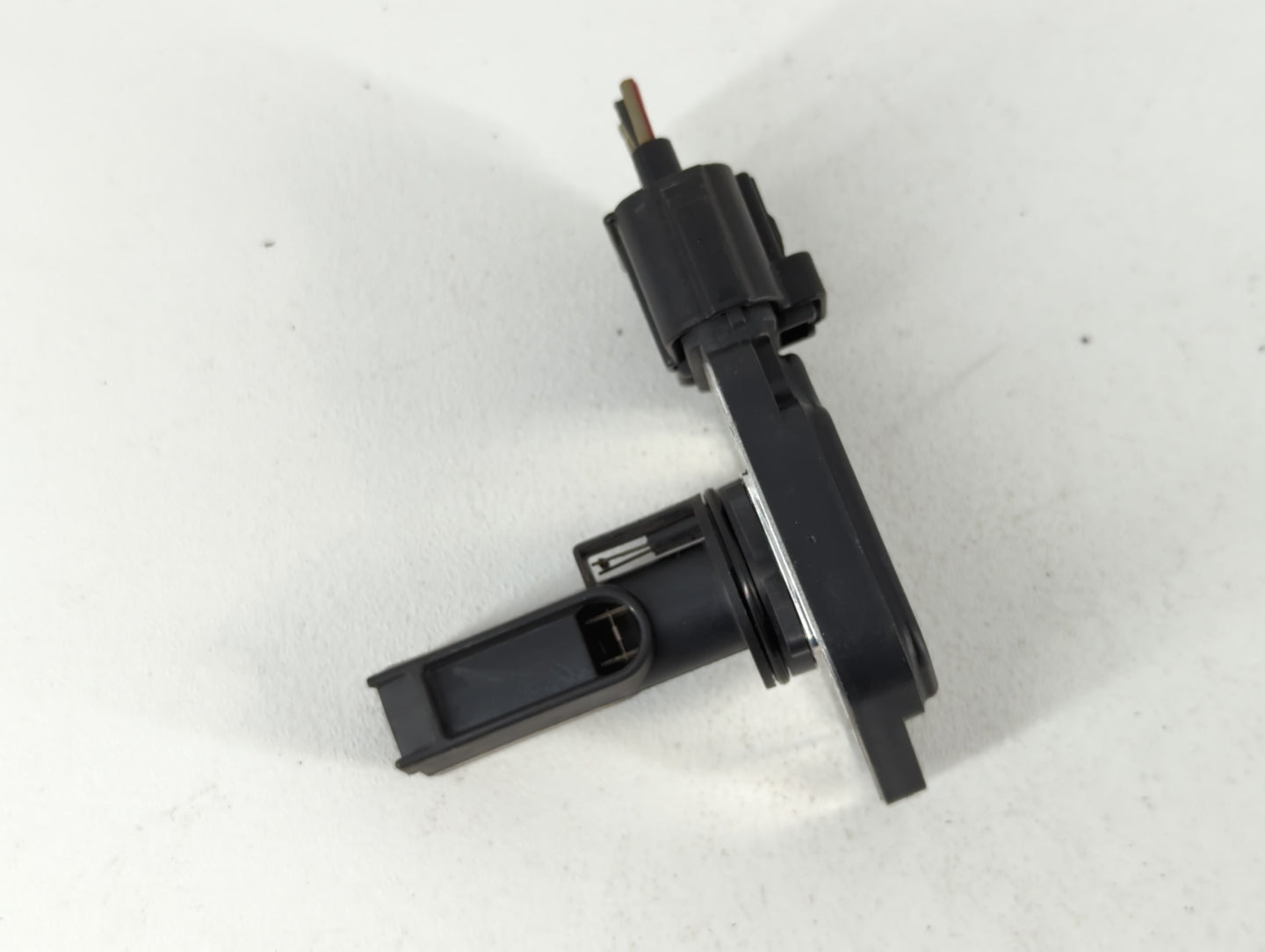 2004-2005 Ford F-150 Mass Air Flow Meter Maf 733380 - Oemusedautoparts1.com