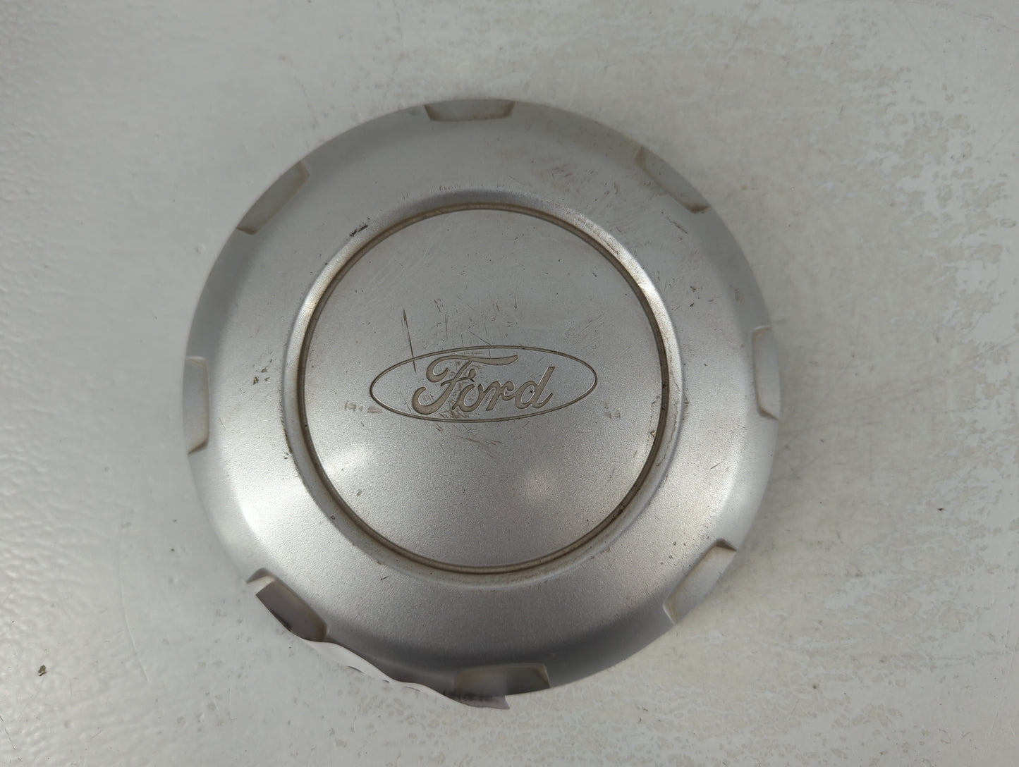 2004 Ford F-150 Rim Wheel Center Cap 742946 - Oemusedautoparts1.com