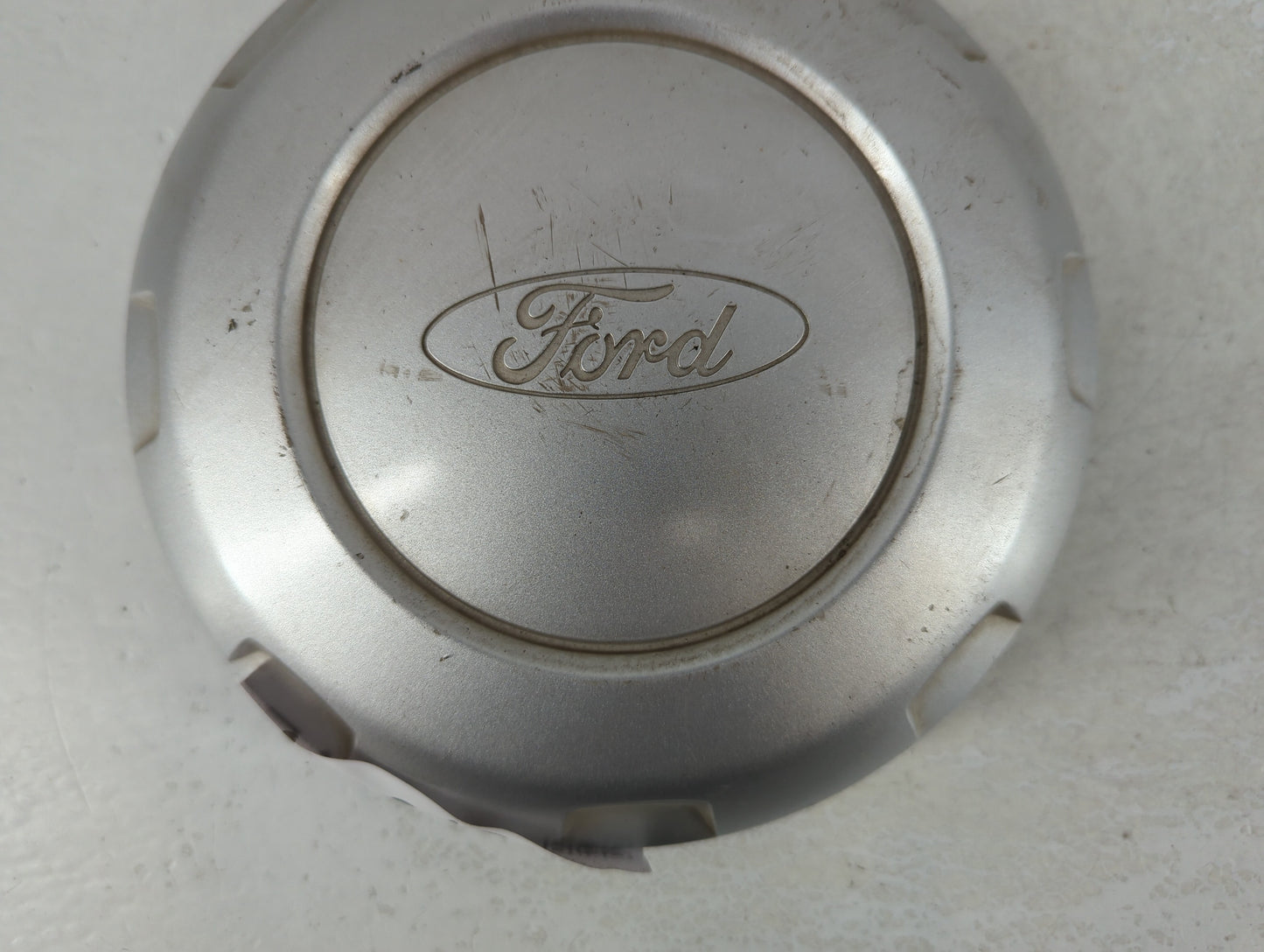 2004 Ford F-150 Rim Wheel Center Cap 742946 - Oemusedautoparts1.com