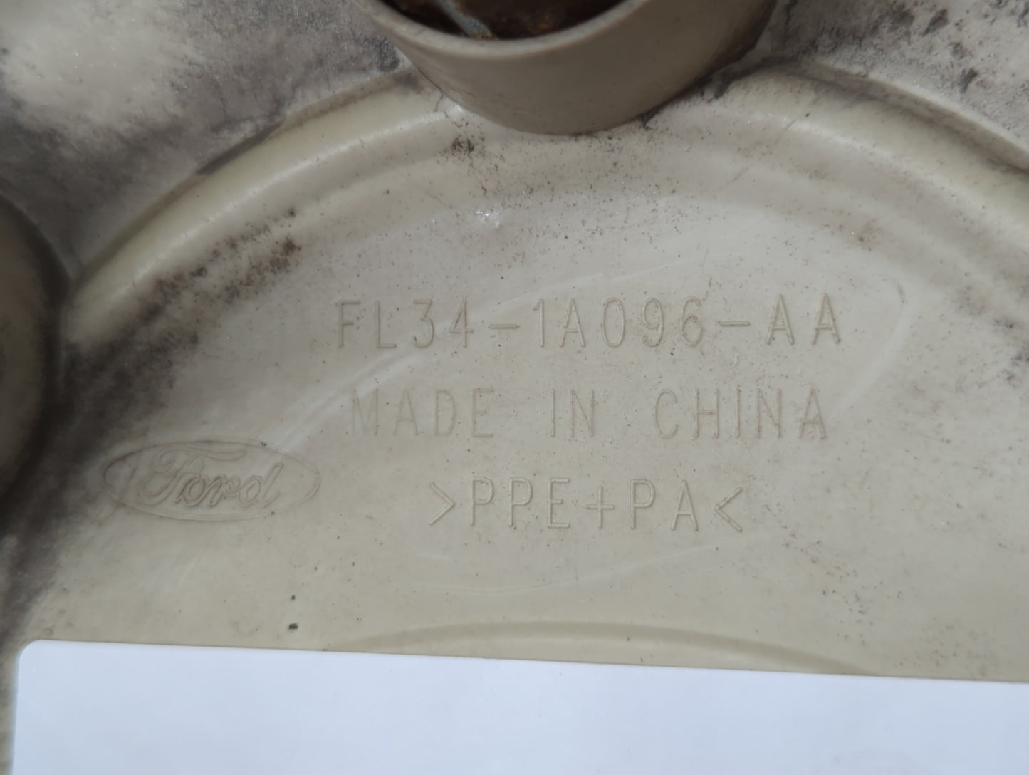 2004 Ford F-150 Rim Wheel Center Cap 742988 - Oemusedautoparts1.com