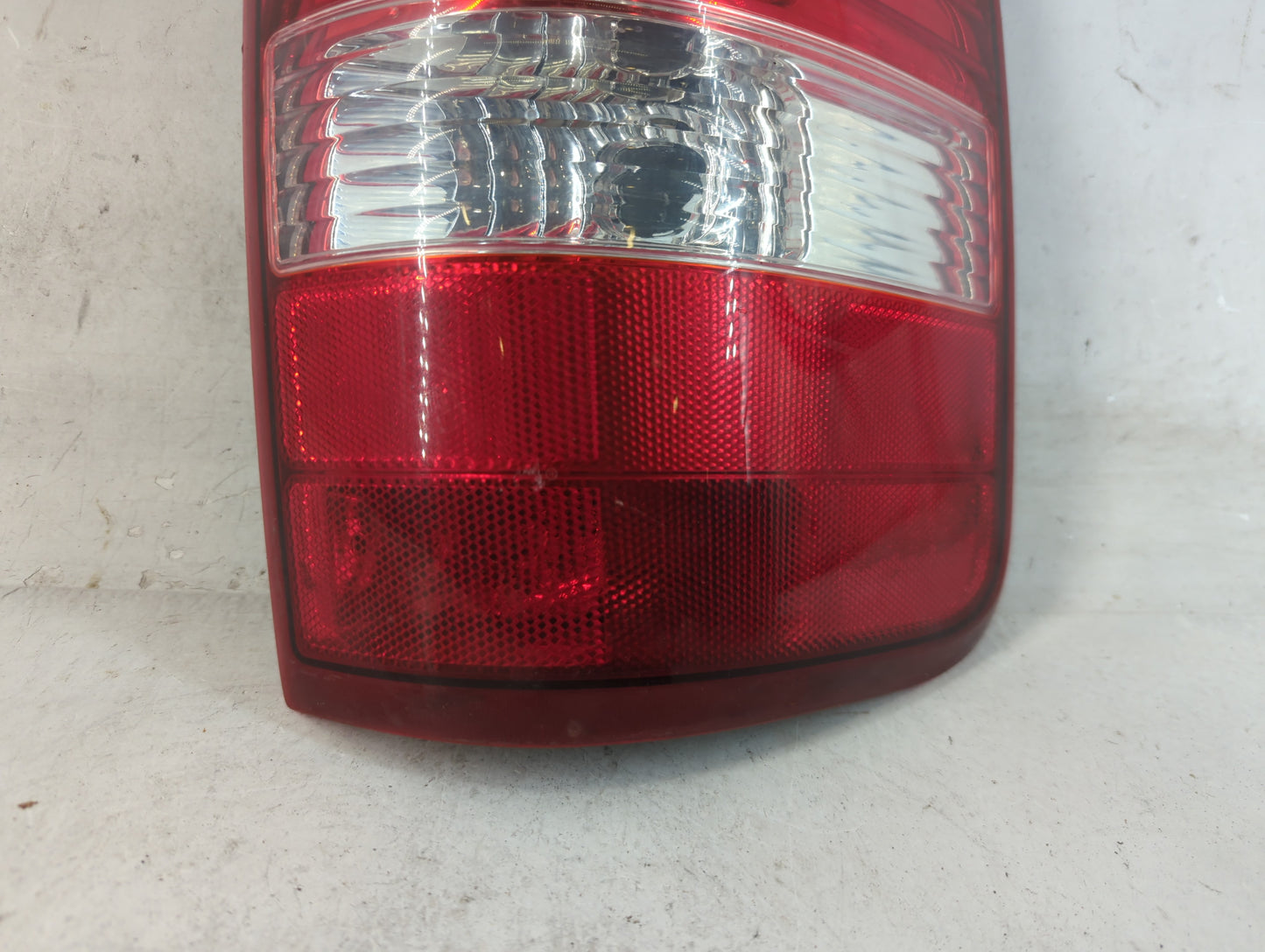 2004 Ford F-150 Tail Light Assembly Passenger Right OEM P/N:ASY 4L34-I3B504-A Fits OEM Used Auto Parts - Oemusedautoparts1.c