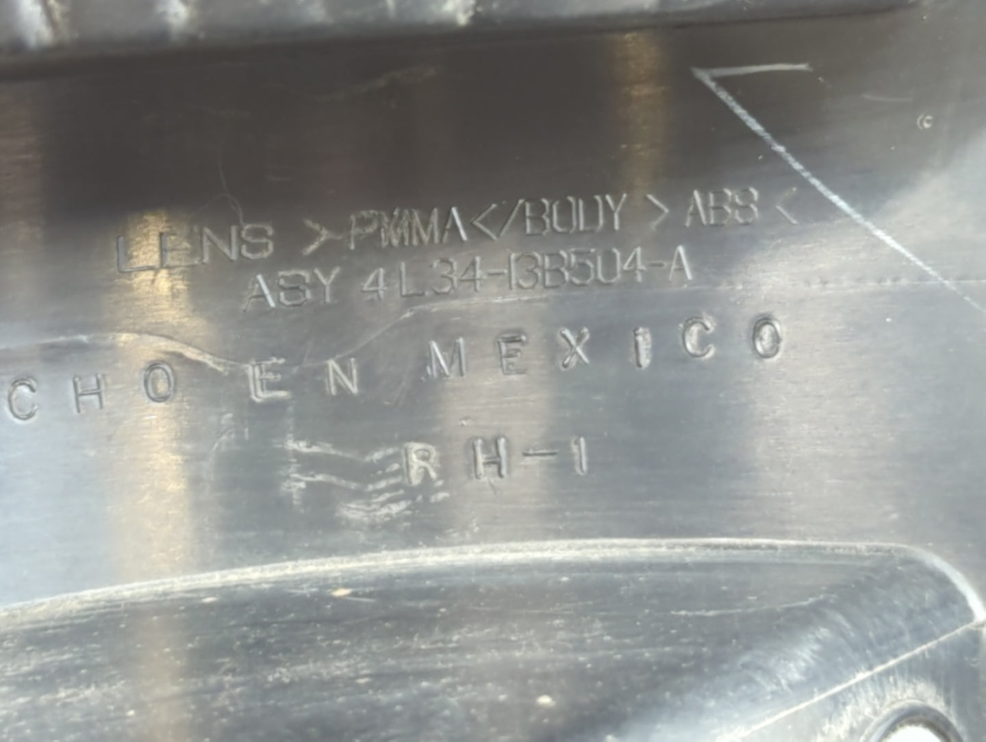 2004 Ford F-150 Tail Light Assembly Passenger Right OEM P/N:ASY 4L34-I3B504-A Fits OEM Used Auto Parts - Oemusedautoparts1.c