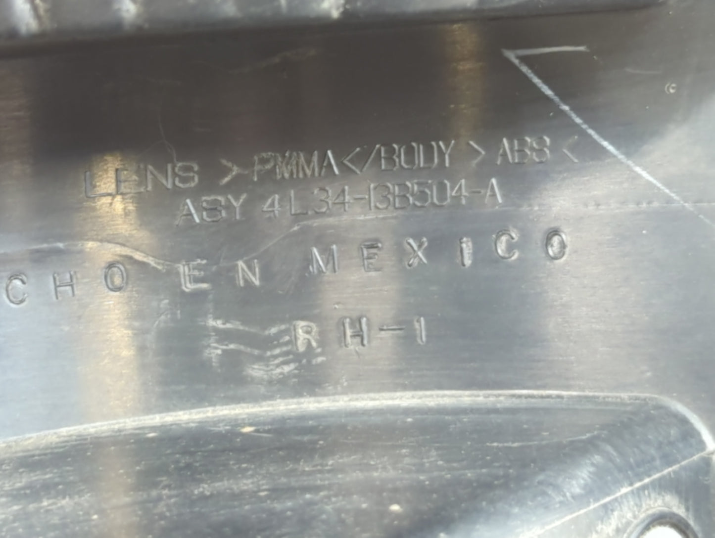 2004 Ford F-150 Tail Light Assembly Passenger Right OEM P/N:ASY 4L34-I3B504-A Fits OEM Used Auto Parts - Oemusedautoparts1.c