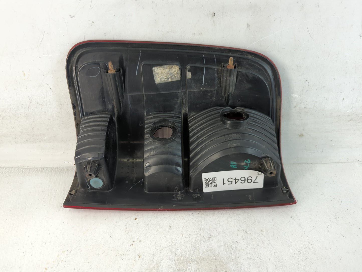 2004 Ford F-150 Tail Light Assembly Passenger Right OEM P/N:ASY 4L34-I3B504-A Fits OEM Used Auto Parts - Oemusedautoparts1.c