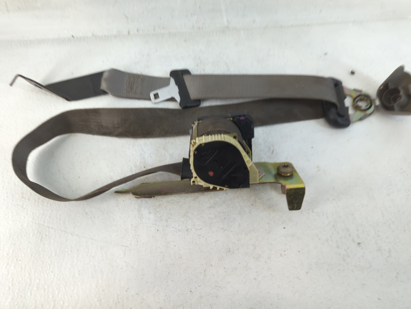 2004 Ford F-150 Driver Seatbelt Buckle - Oemusedautoparts1.com